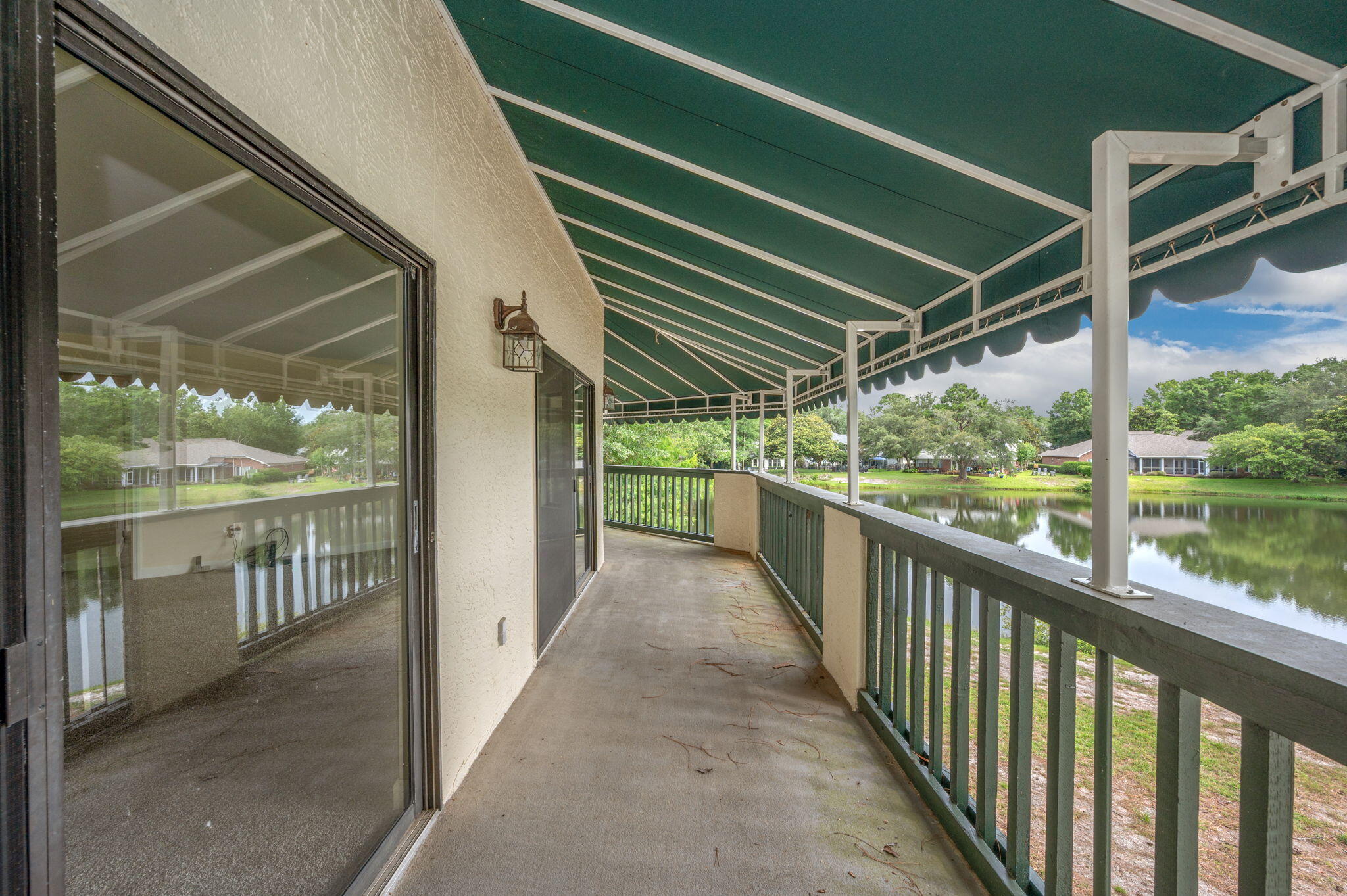 LAKESIDE CONDO AT BLUEWATER BAY - Residential