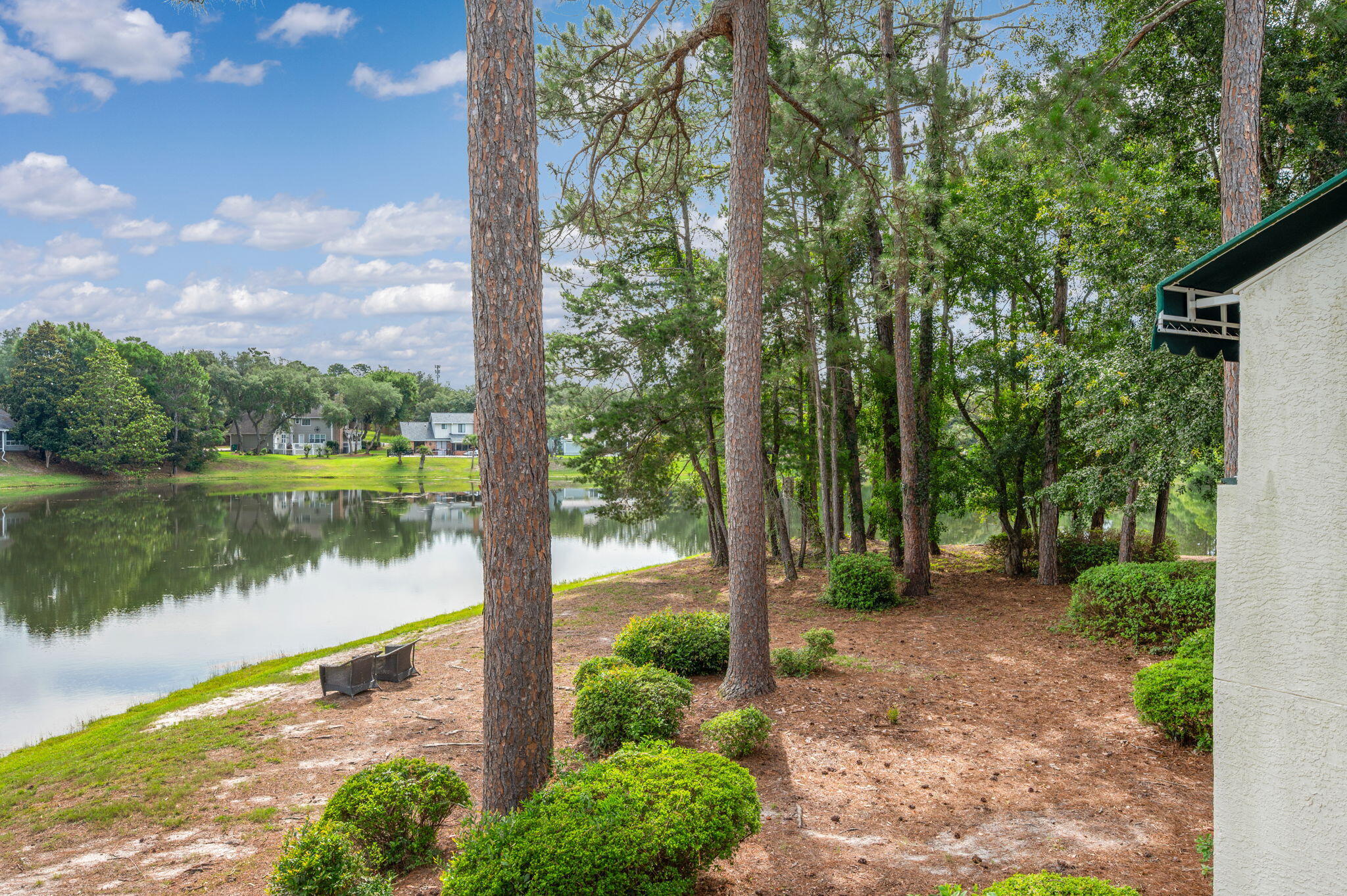 LAKESIDE CONDO AT BLUEWATER BAY - Residential