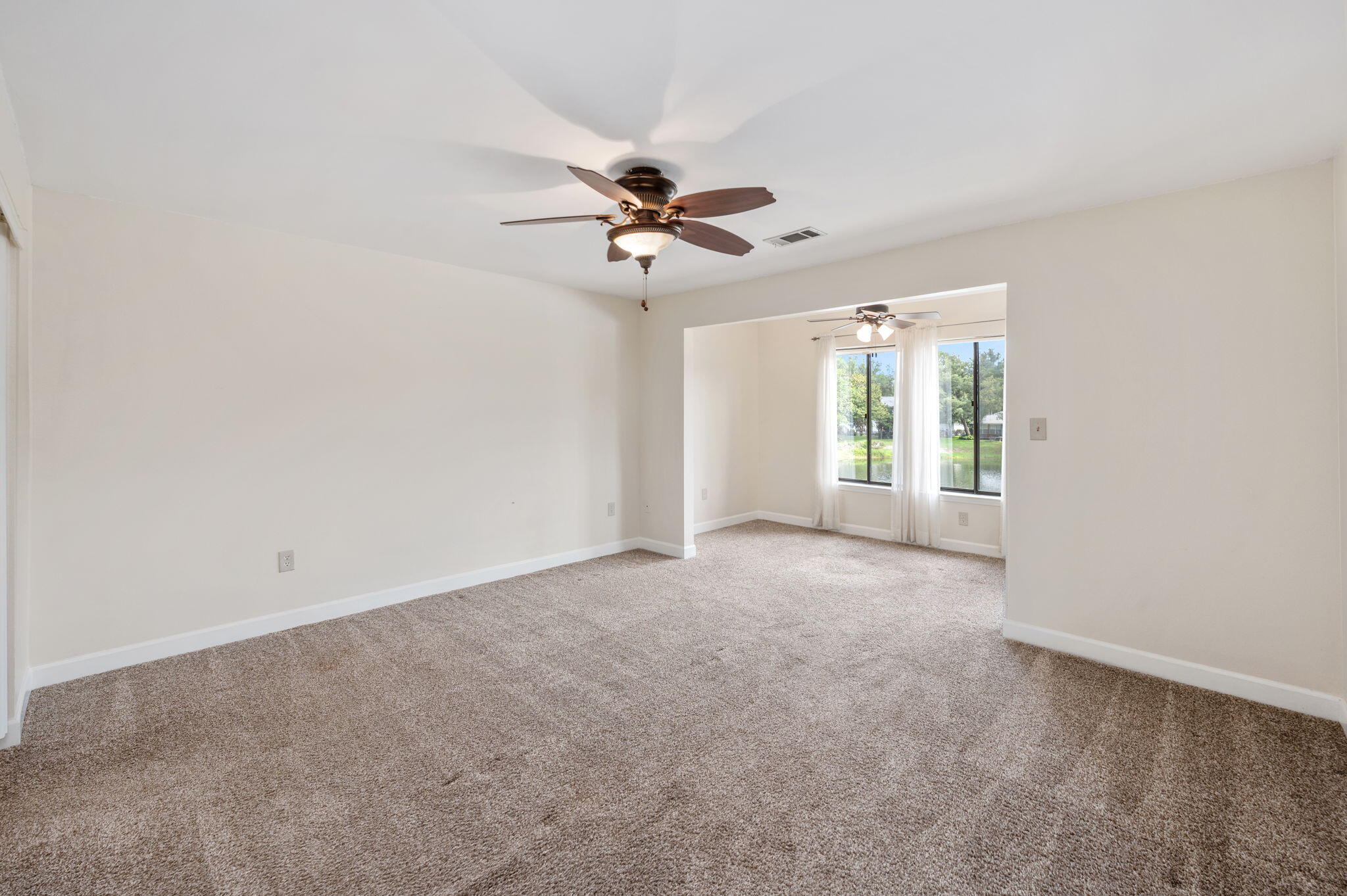 LAKESIDE CONDO AT BLUEWATER BAY - Residential