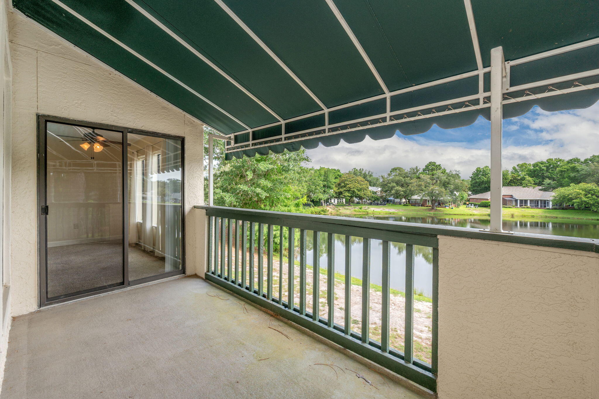 LAKESIDE CONDO AT BLUEWATER BAY - Residential