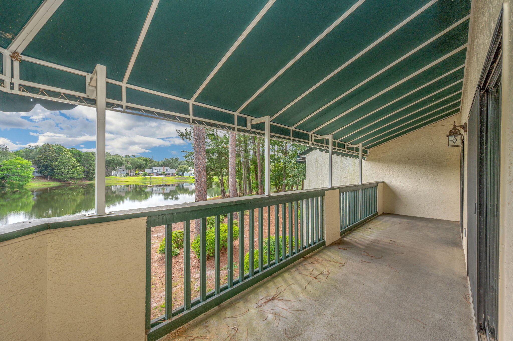 LAKESIDE CONDO AT BLUEWATER BAY - Residential