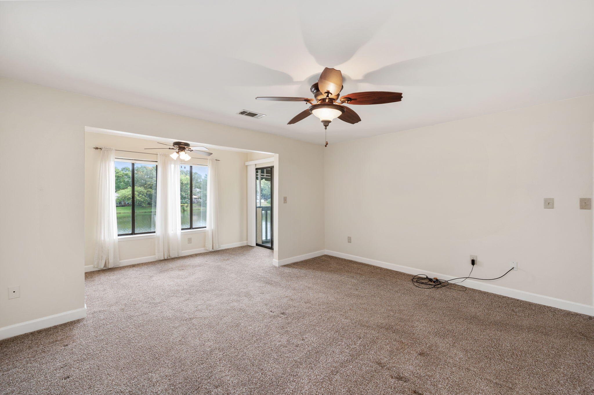 LAKESIDE CONDO AT BLUEWATER BAY - Residential