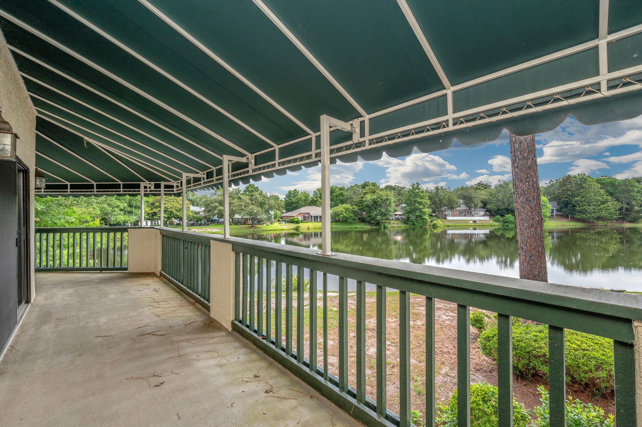 LAKESIDE CONDO AT BLUEWATER BAY - Residential
