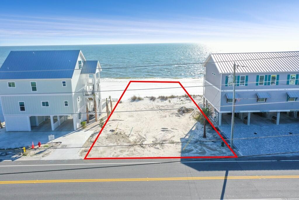 NO RECORDED SUBDIVISION - Land