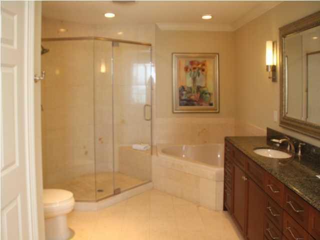 EMERALD GRANDE - Residential