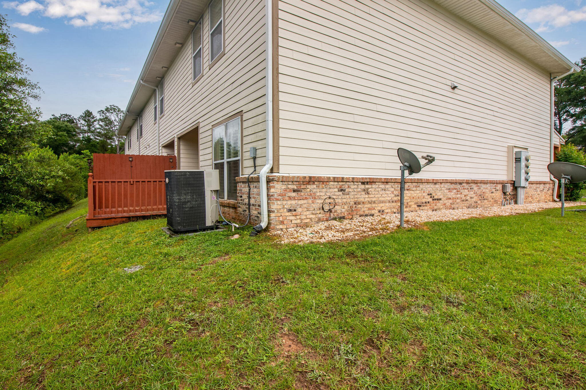 ARBOR LAKE - Residential Lease