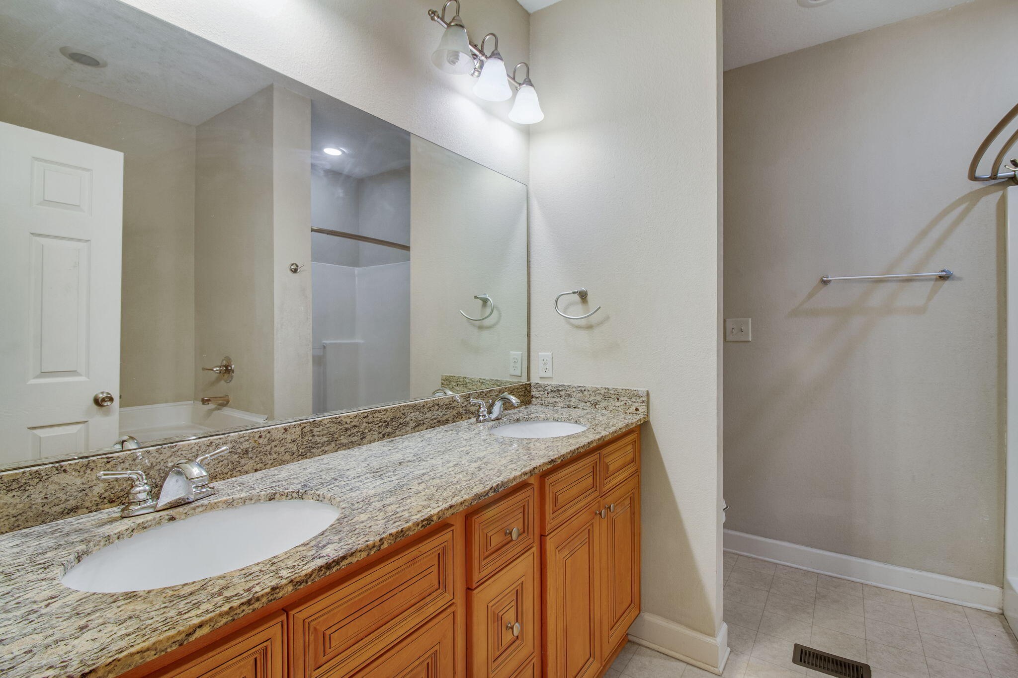 ARBOR LAKE - Residential Lease