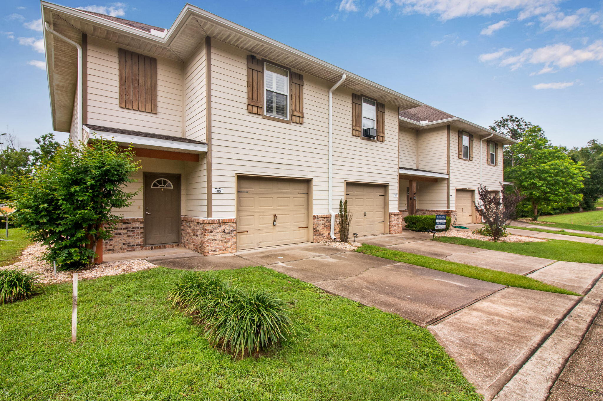 Escape to this beautiful Crestview retreat. This elegant 3BR/2.5BA home is located in the sought after community of Arbor Lakes. Recently built, this new and updated rental comes unfurnished waiting for your personal touch. These new town homes offer residents an open floor plan and a variety of upgrades such as granite countertops, stainless steel appliances, hardwood floors and solid oak cabinets. This particular homes also has Garber blinds, tile back splash in the kitchen, Kobalt shelving in the garage and Allen Roth master bedroom closet. The bedrooms are spacious with generously-sized closets and this townhome even comes with a lovely deck that overlooks a secluded wooded area and pond. A washer and dryer have been installed for your convenience.
You may use the Honeywell Alarm as