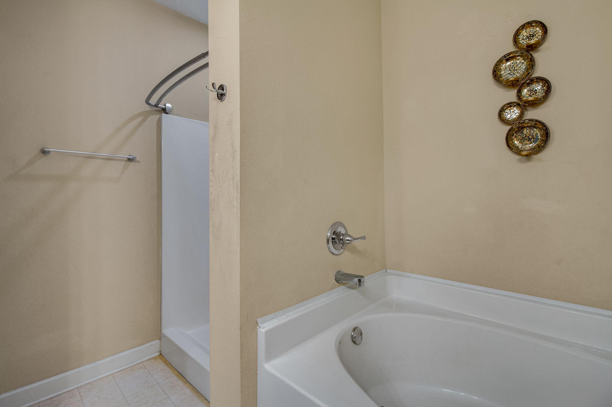 ARBOR LAKE - Residential Lease