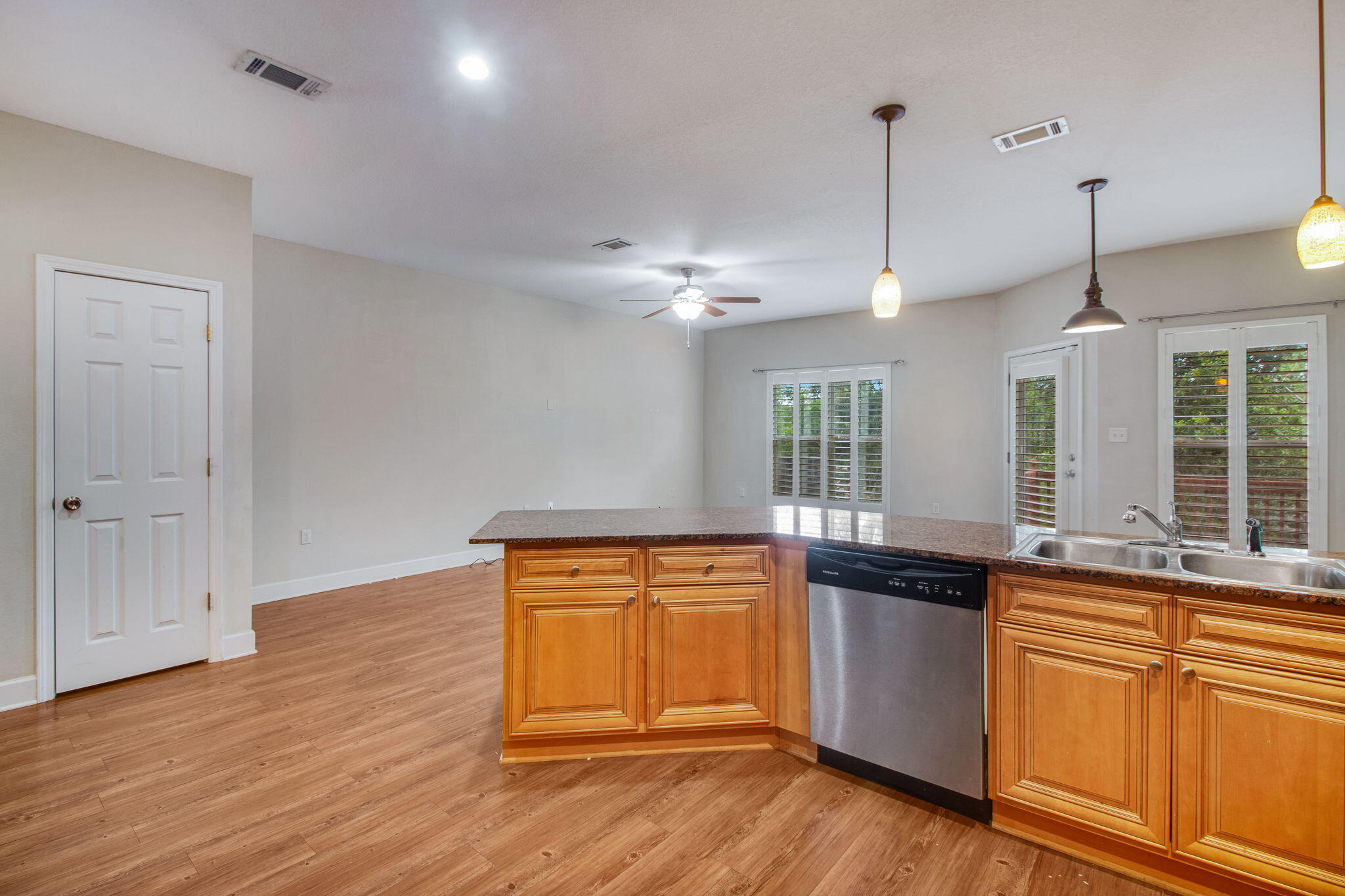 ARBOR LAKE - Residential Lease