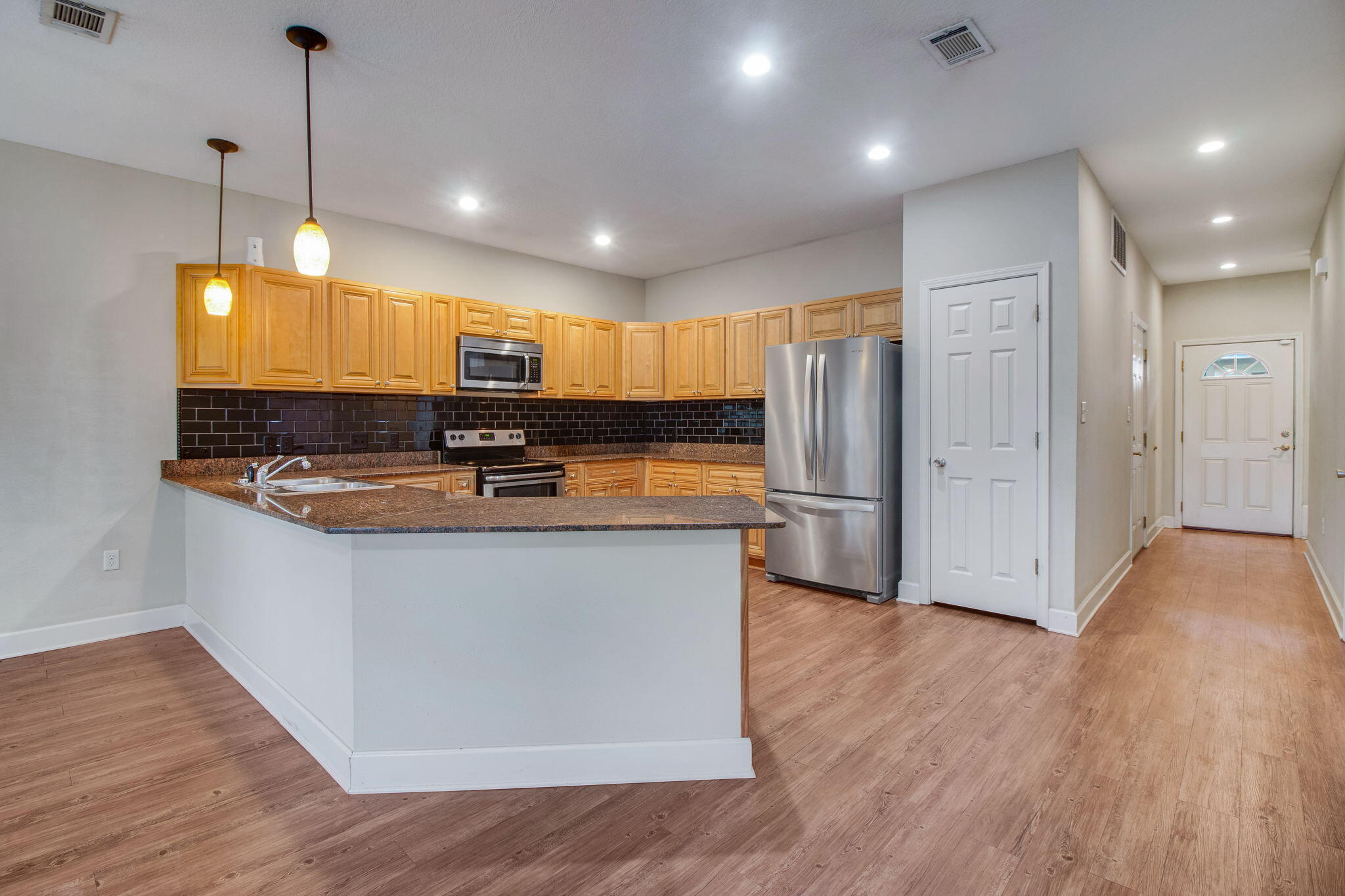 ARBOR LAKE - Residential Lease