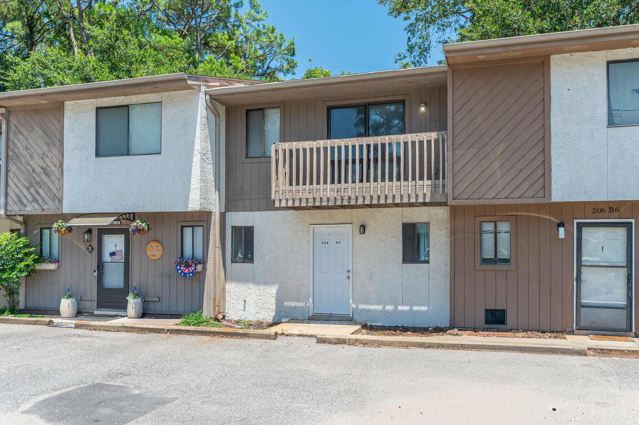 NEW WALTON VILLAGE - Residential Lease