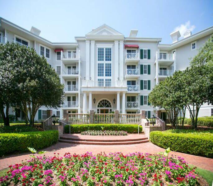 NEW PRICE!!! Updated Studio located on the 3rd Floor of LaSata at The Village of Baytowne Wharf at Sandestin Golf & Beach Resort.
LaSata is a Very Quite Building located Close to The Village of Baytowne Wharf.
Recently Painted.
Studio Overlooks the Courtyard and Pool of The Grand Sandestin.
Sleeps 4. Good Rental Investment or 2nd Home.