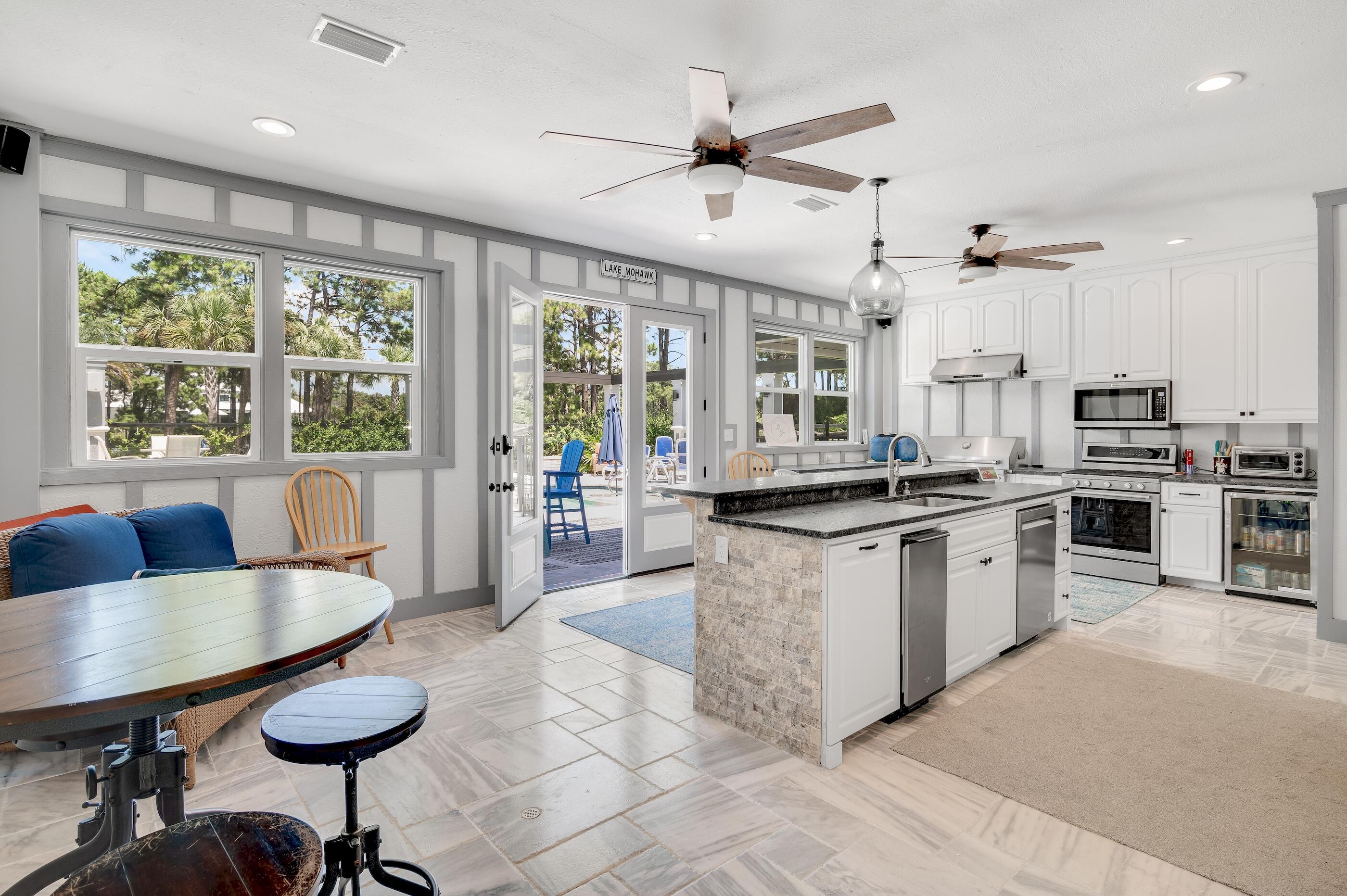 COUNTRY CLUB HILLS - Residential