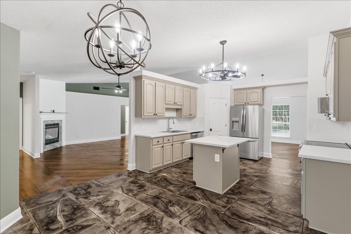 FOX VALLEY - Residential