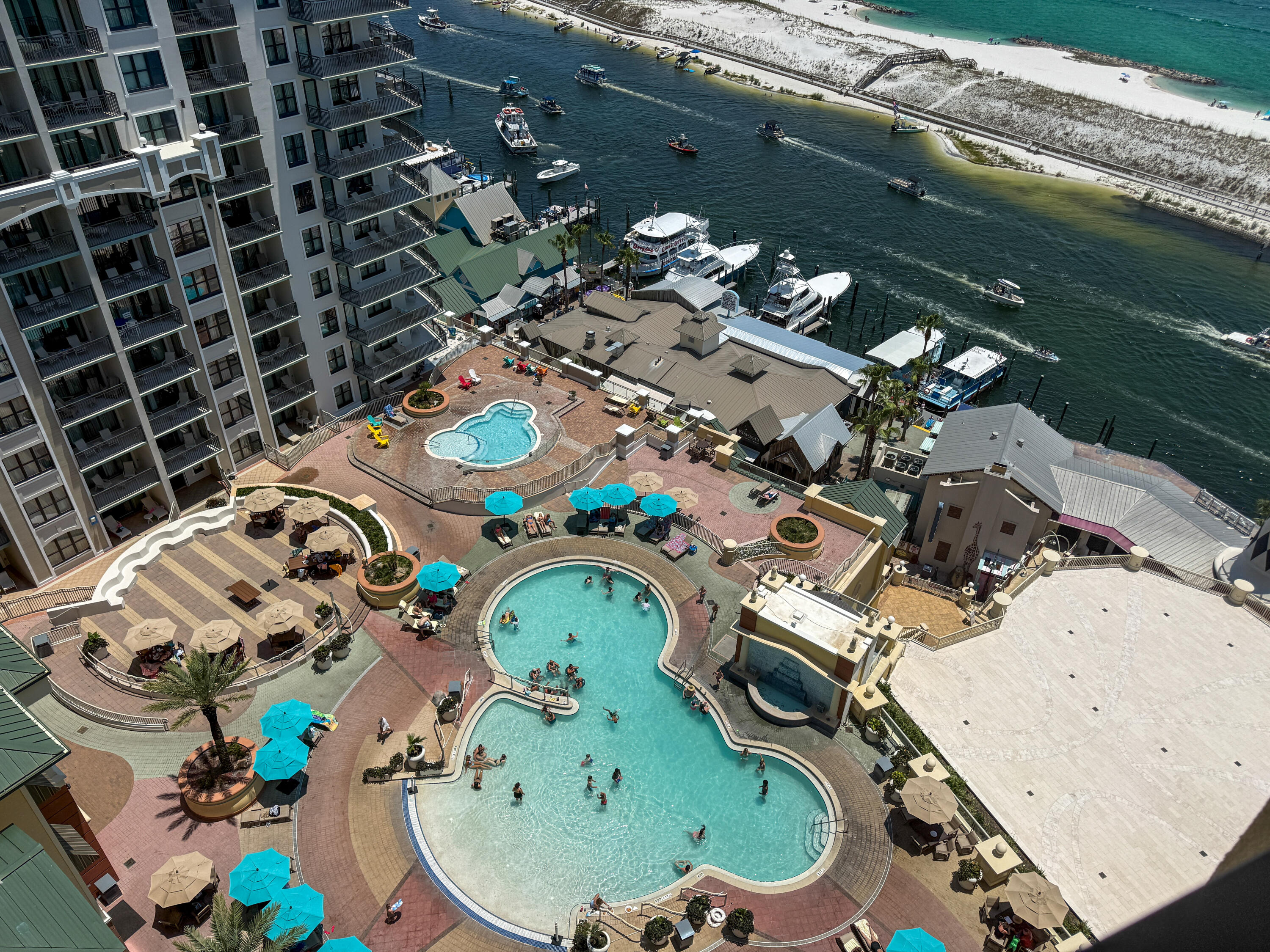 EMERALD GRANDE - Residential