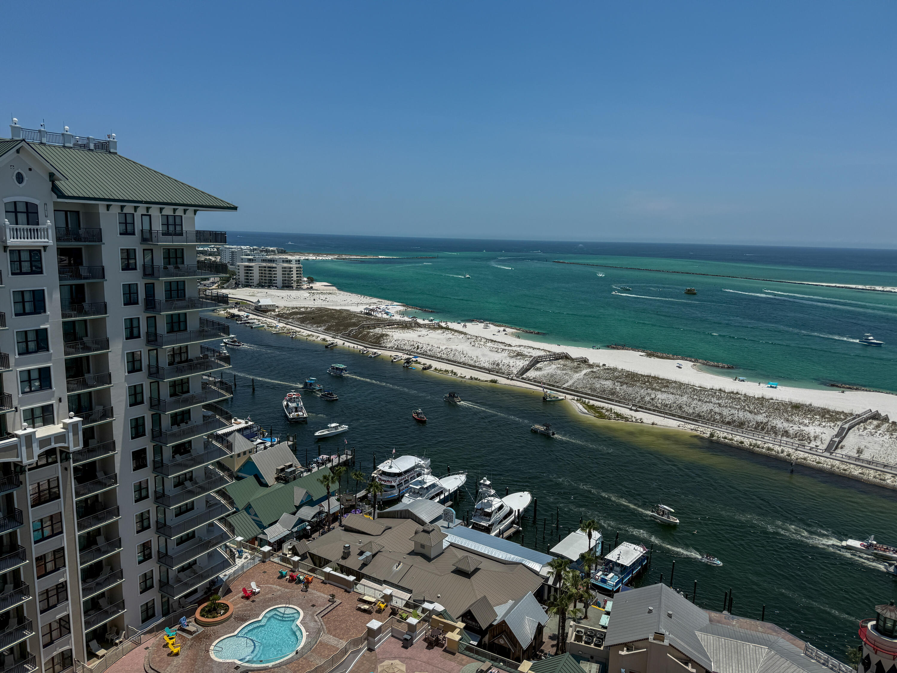 EMERALD GRANDE - Residential