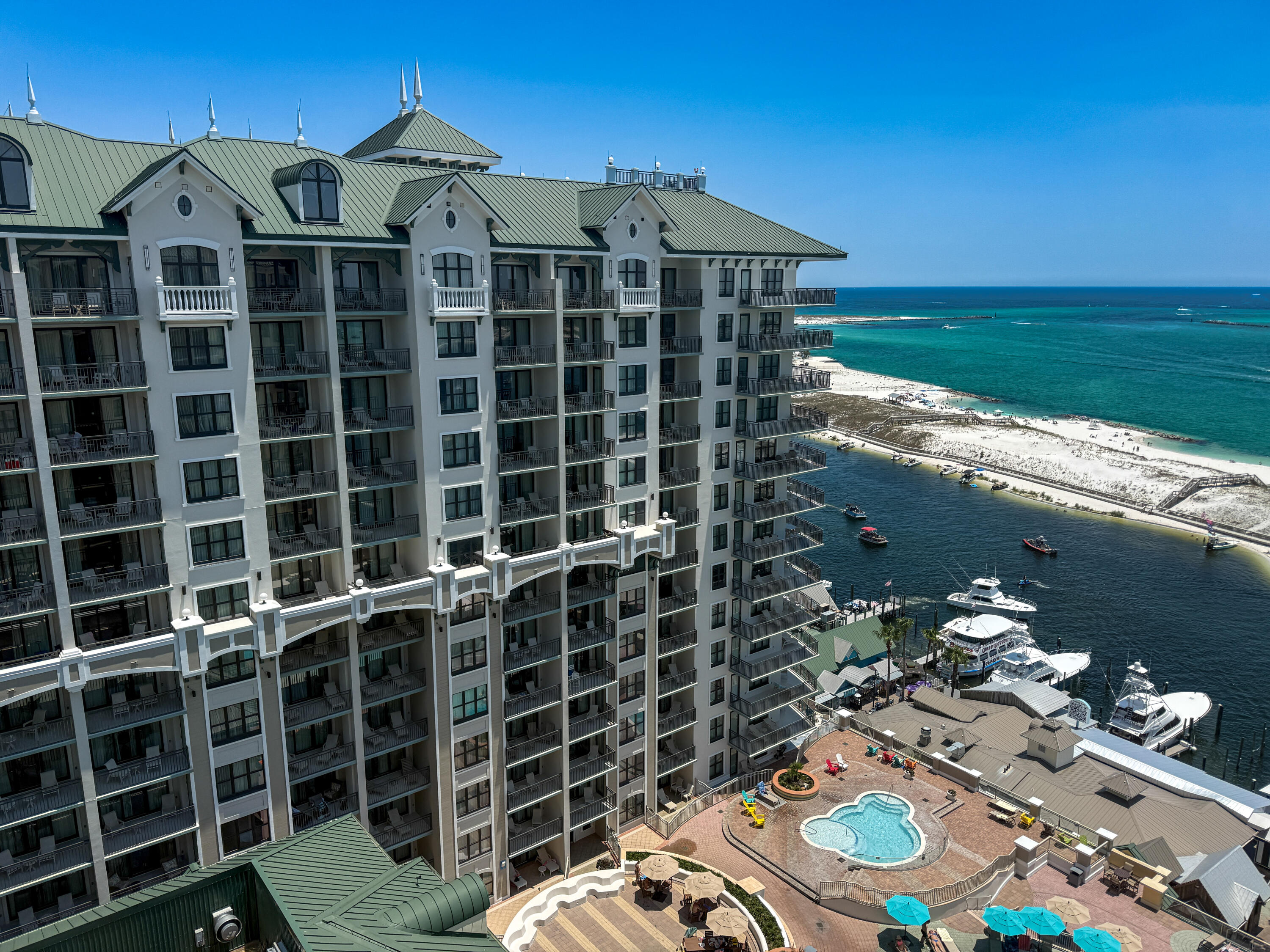 EMERALD GRANDE - Residential