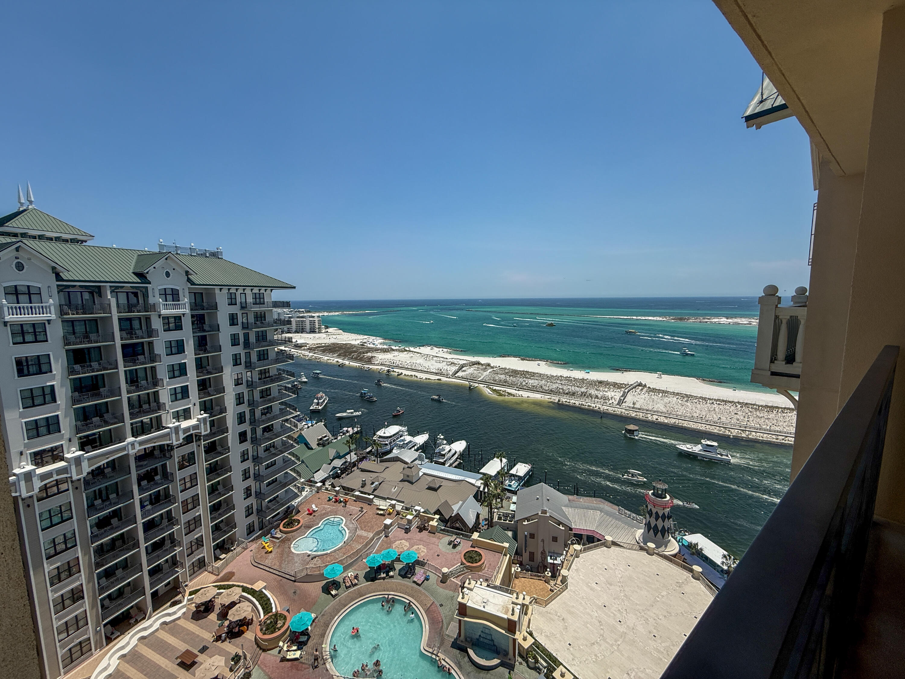 EMERALD GRANDE - Residential