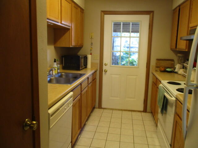 LONGLEAF HEIGHTS - Residential Lease