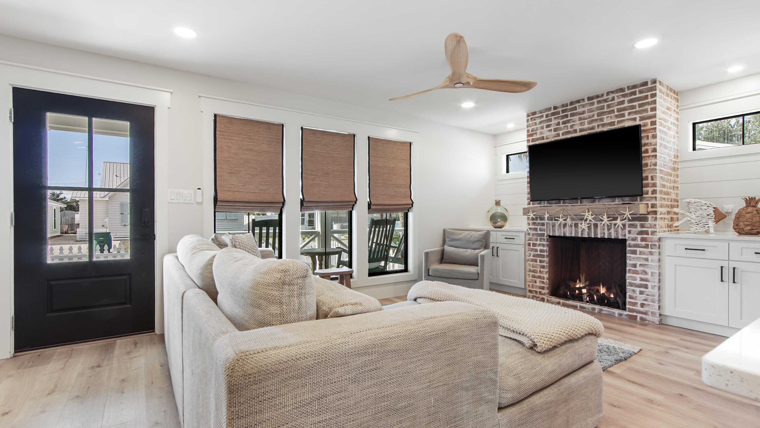 LAGUNA BEACH - Residential