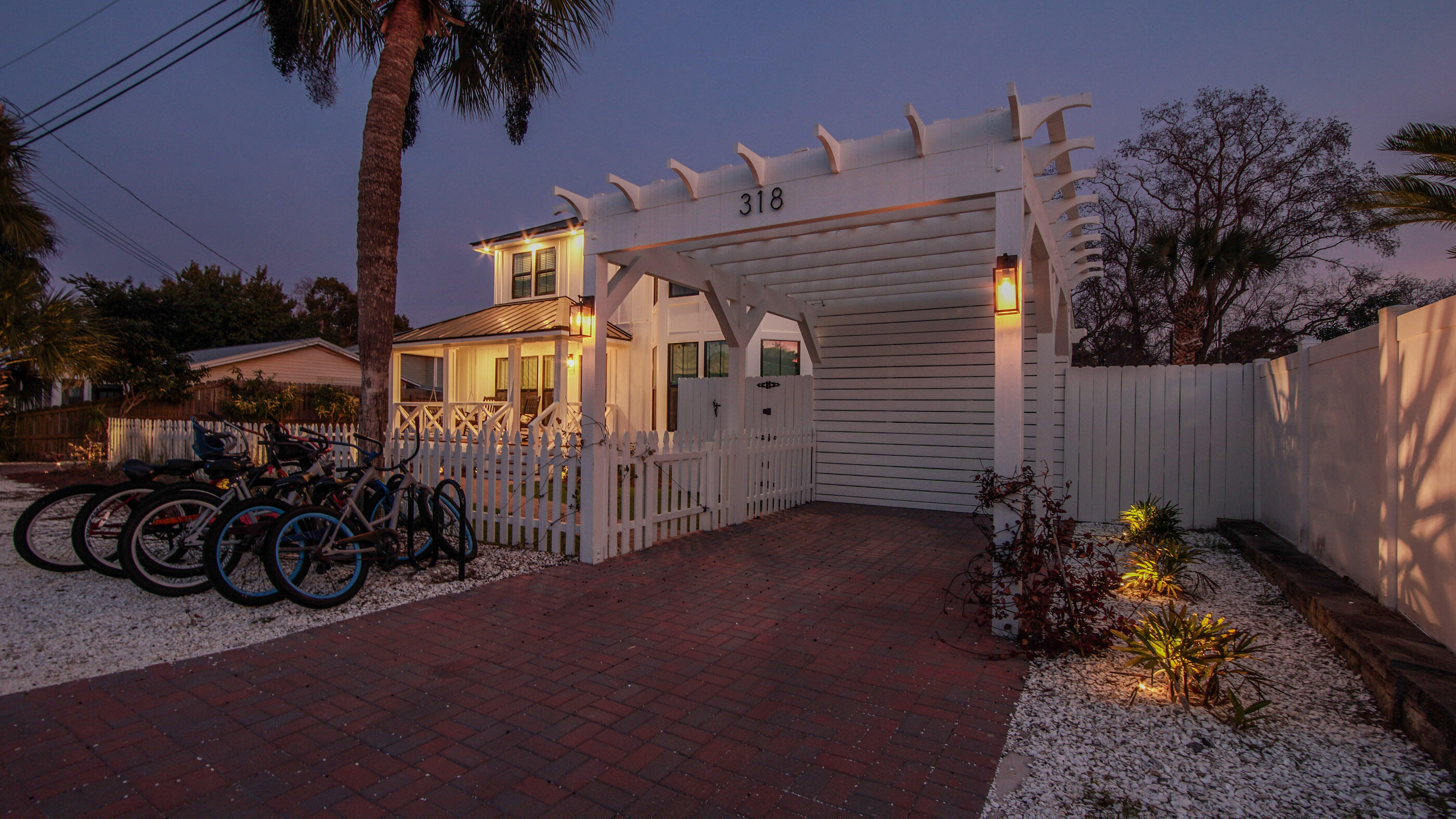 LAGUNA BEACH - Residential