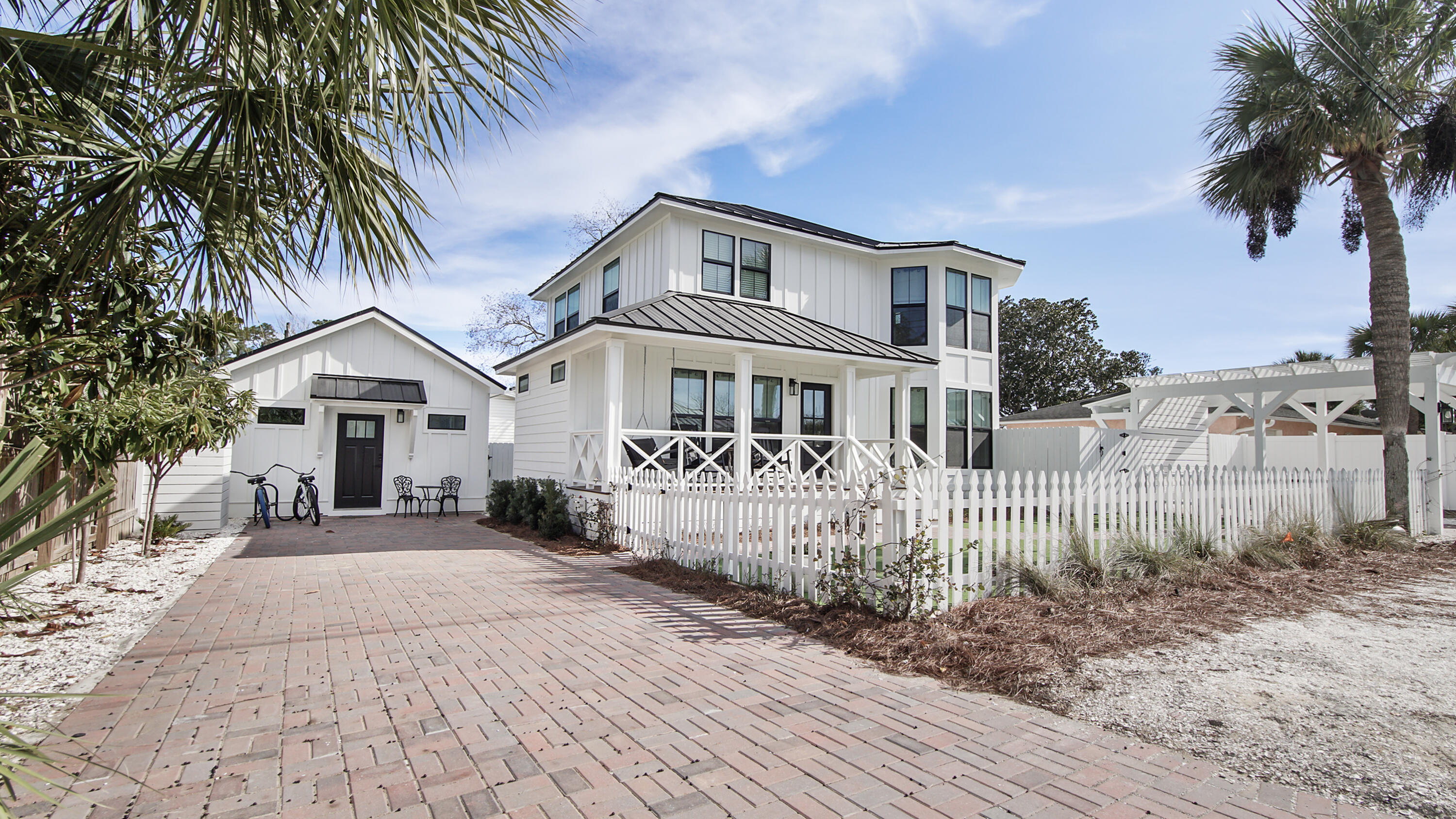 LAGUNA BEACH - Residential