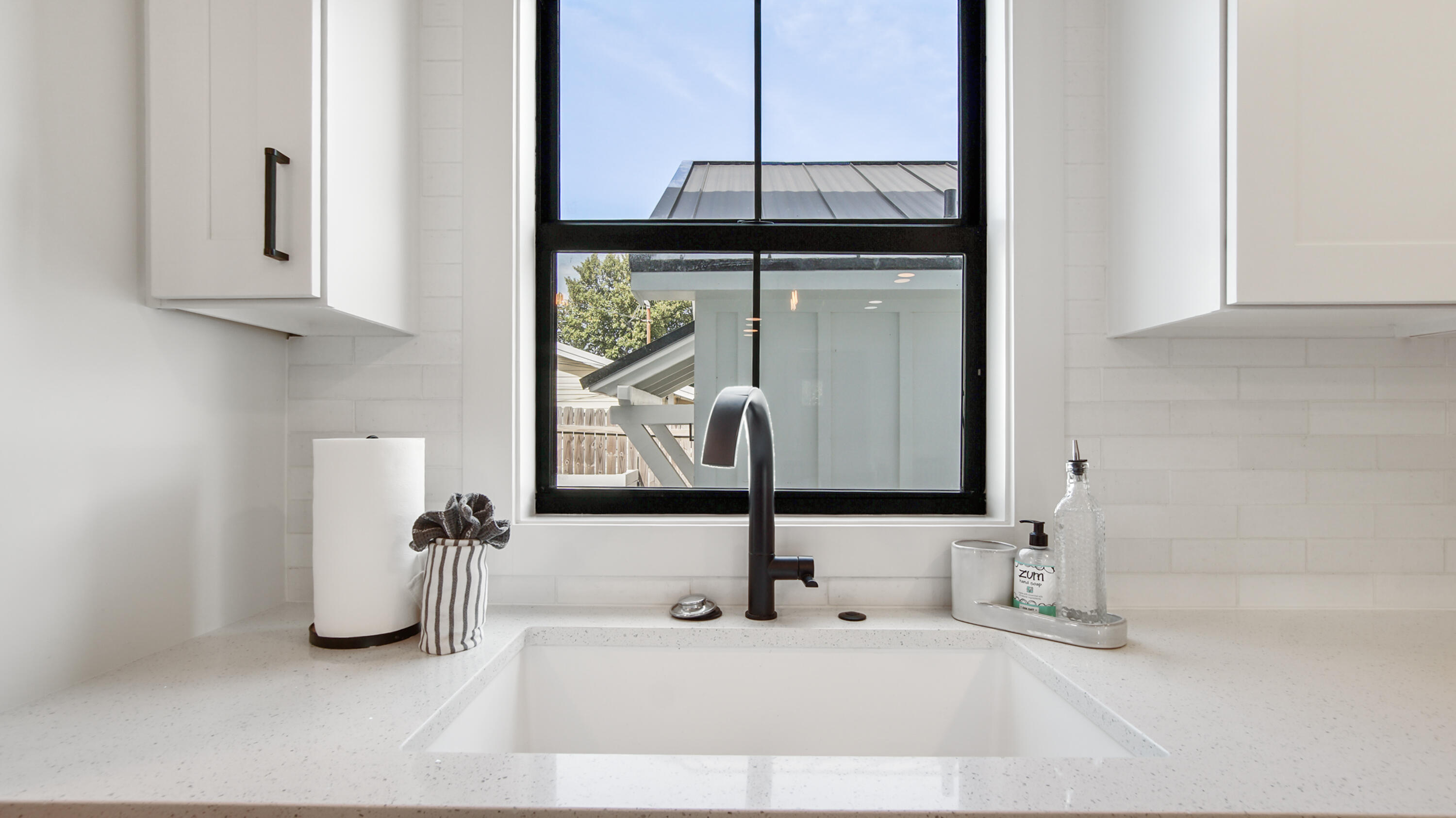 LAGUNA BEACH - Residential