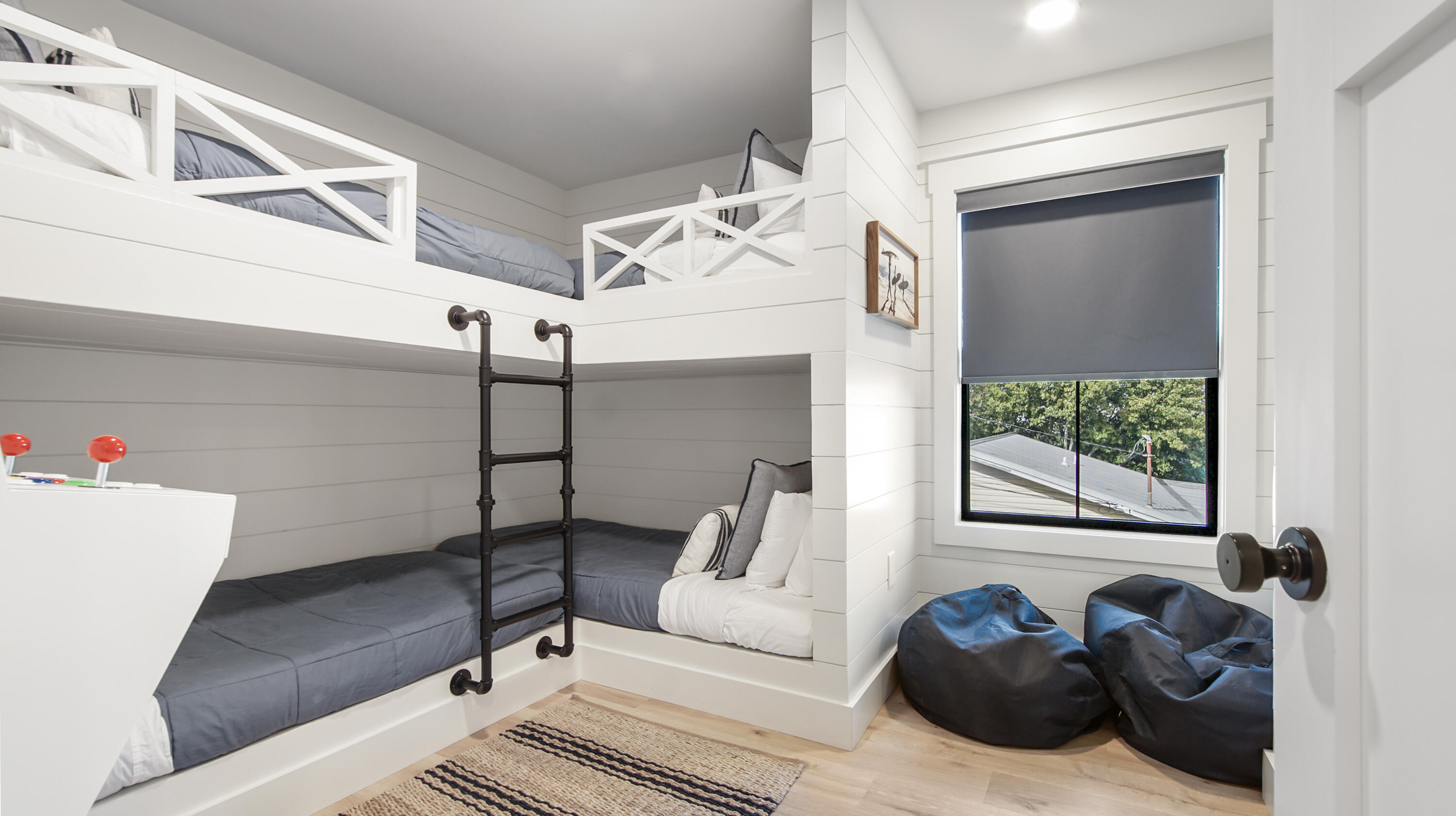 LAGUNA BEACH - Residential