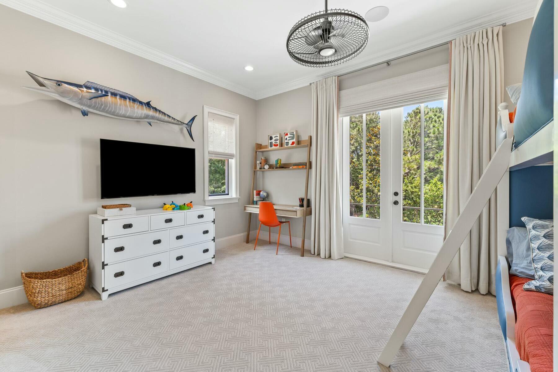 BURNT PINE - Residential