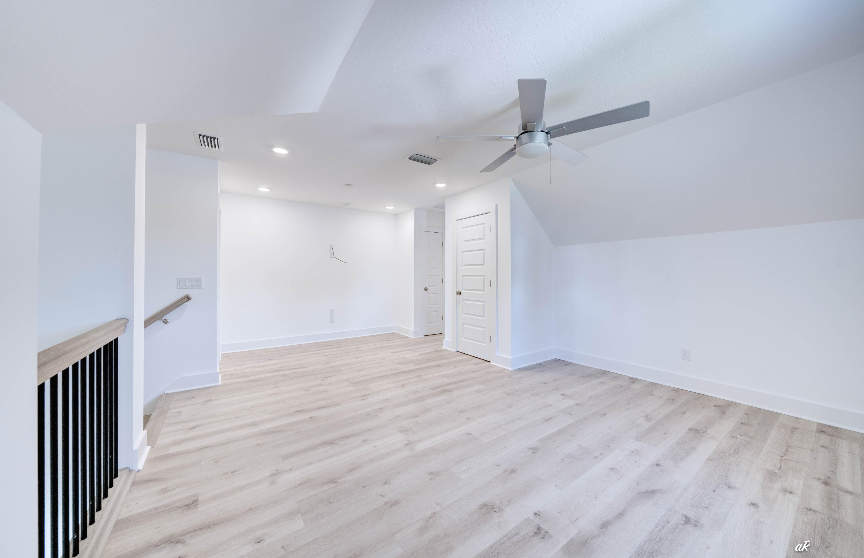GRAND LAGOON BANKS - Residential
