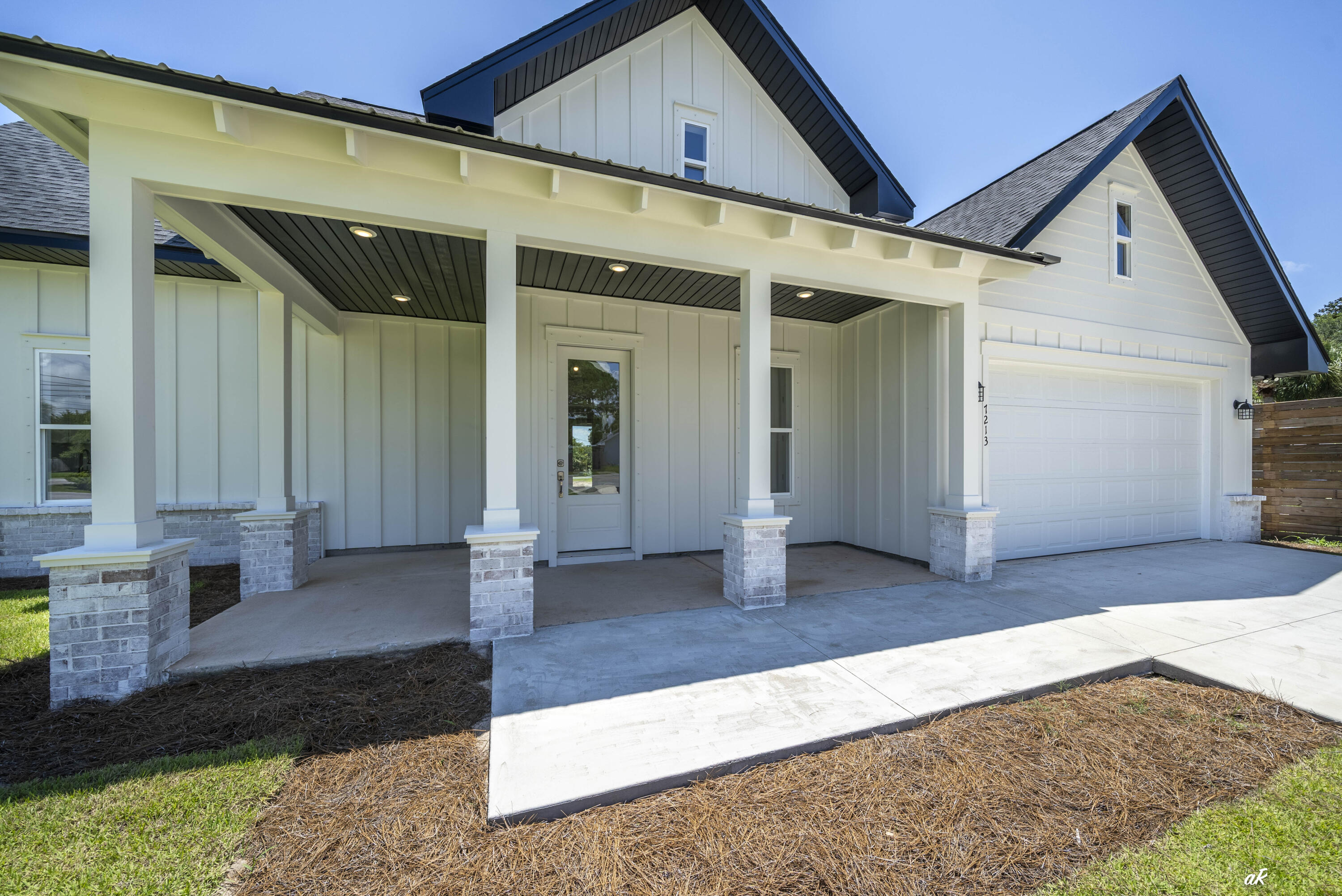 GRAND LAGOON BANKS - Residential