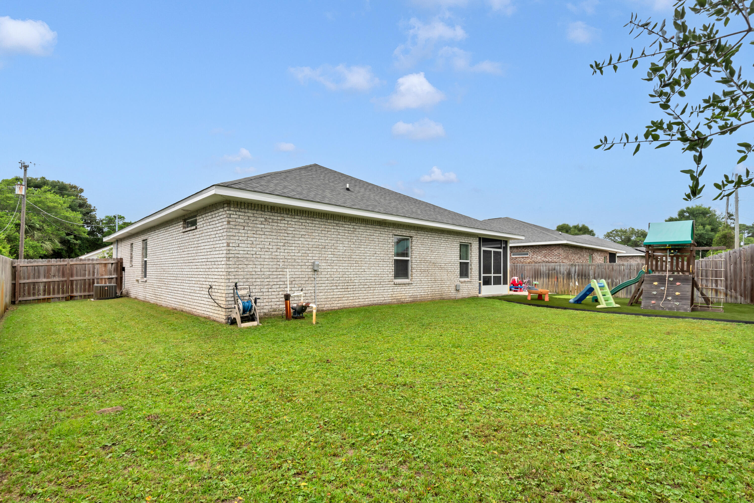 WYNNEHAVEN BCH EST - Residential