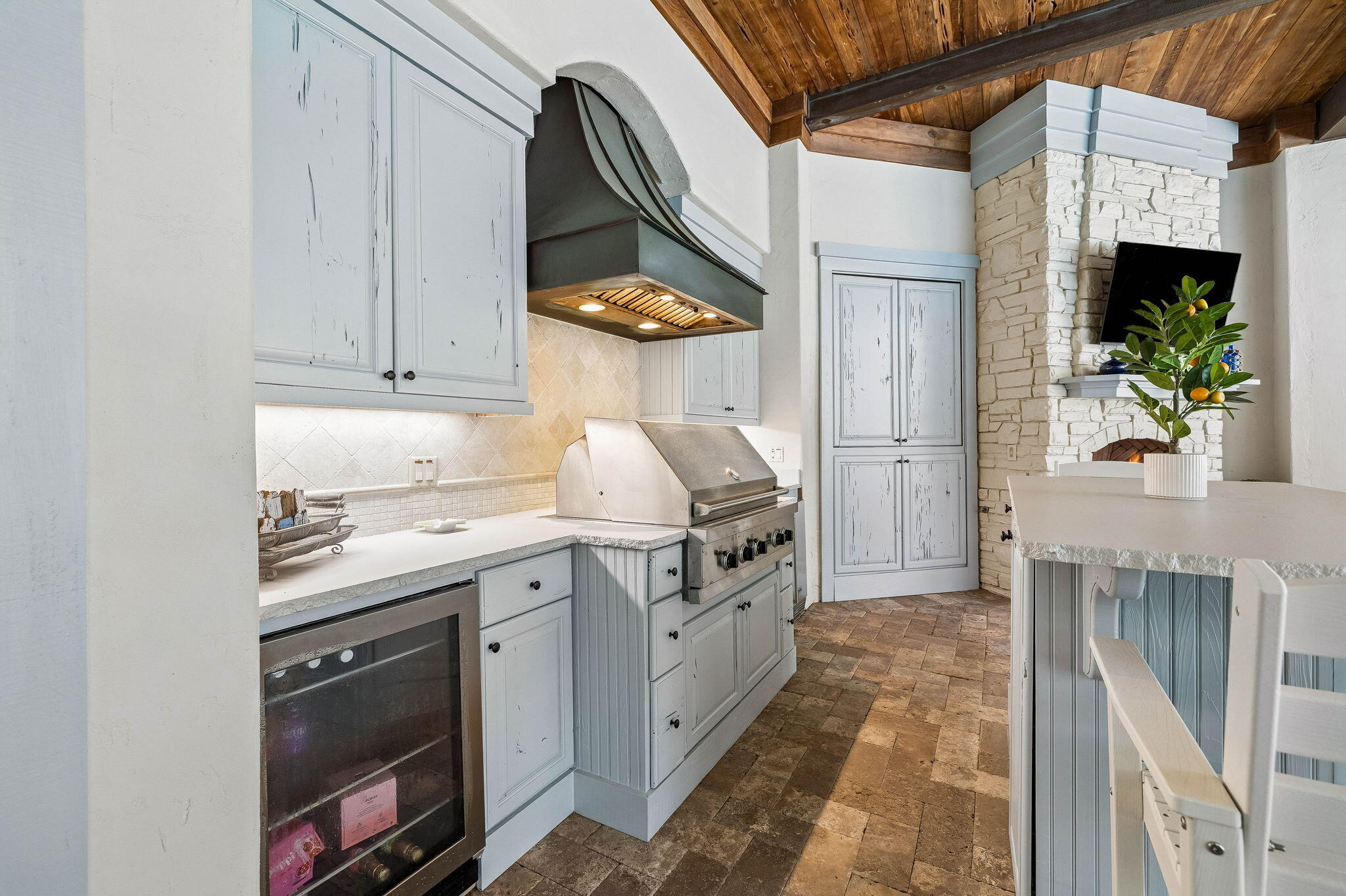 BURNT PINE - Residential