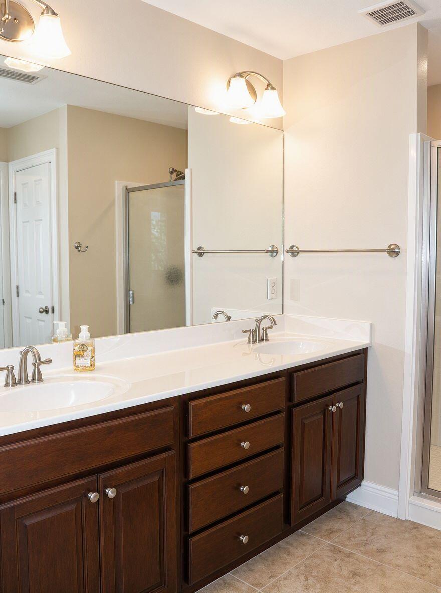 WALTON OAKS - Residential