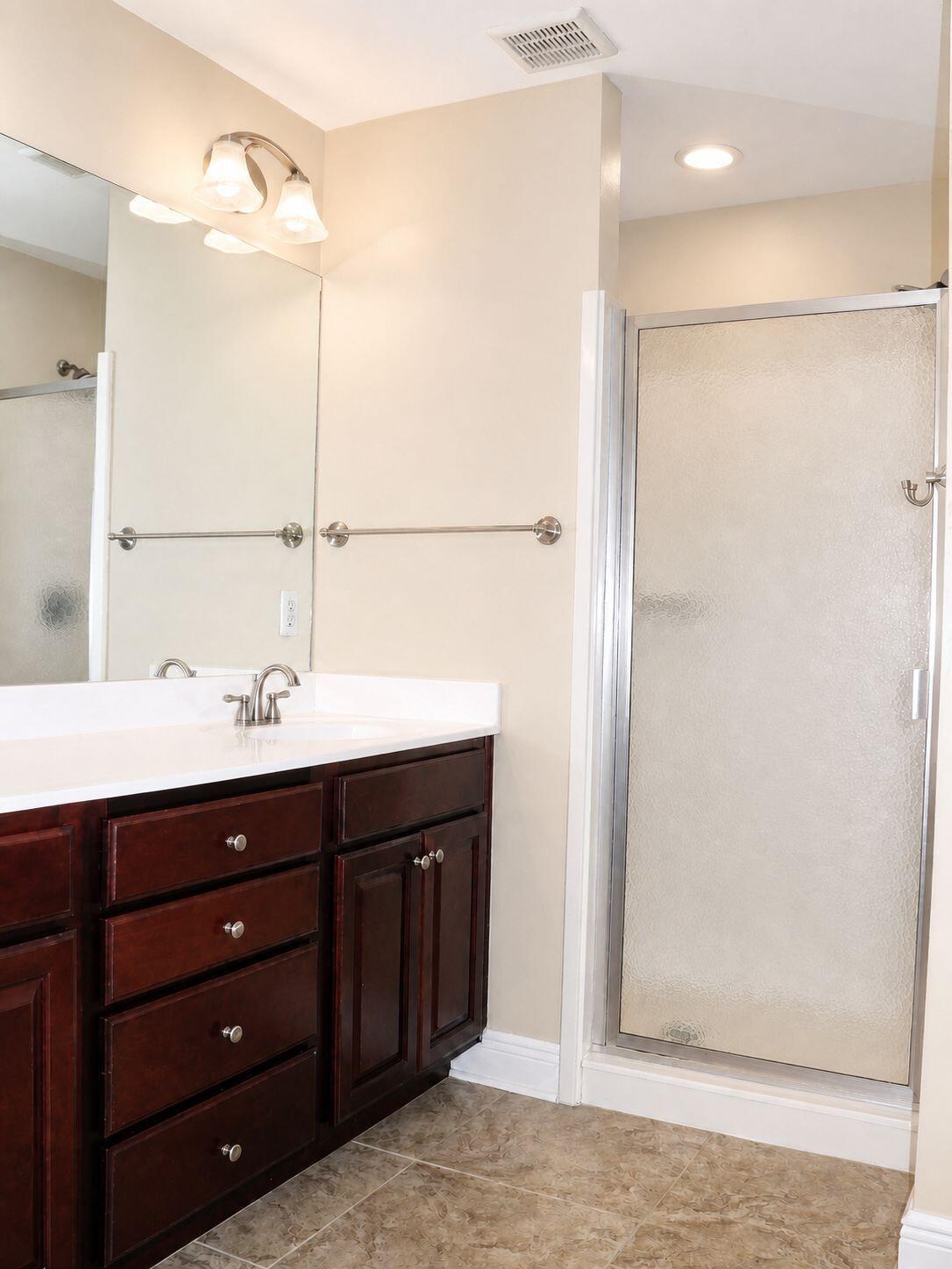WALTON OAKS - Residential