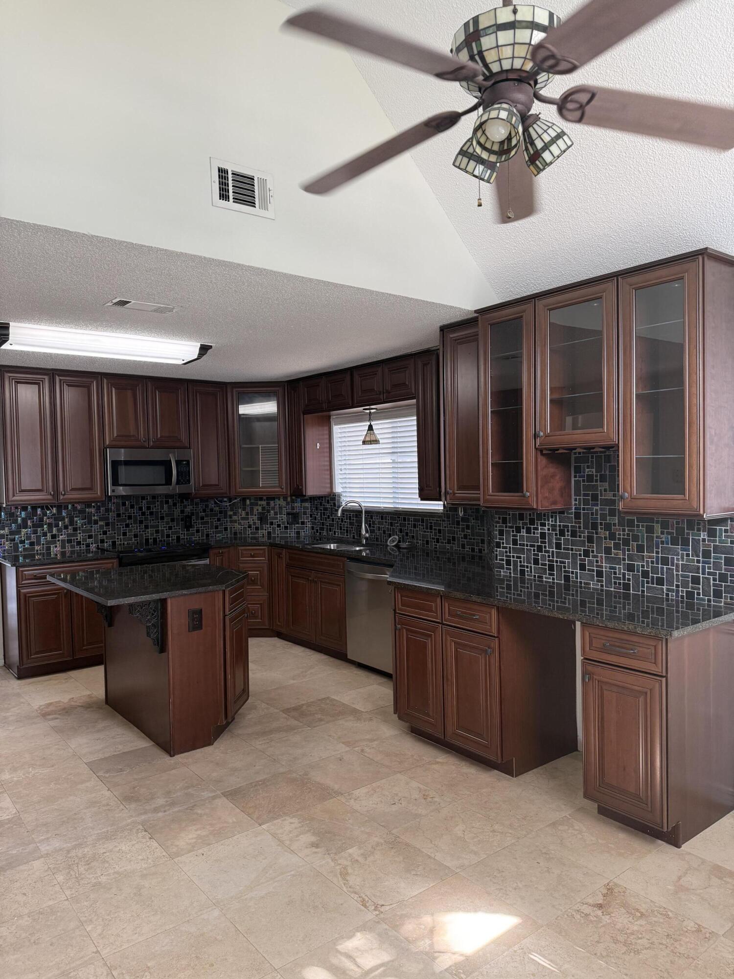 HARBOR BREEZE - Residential