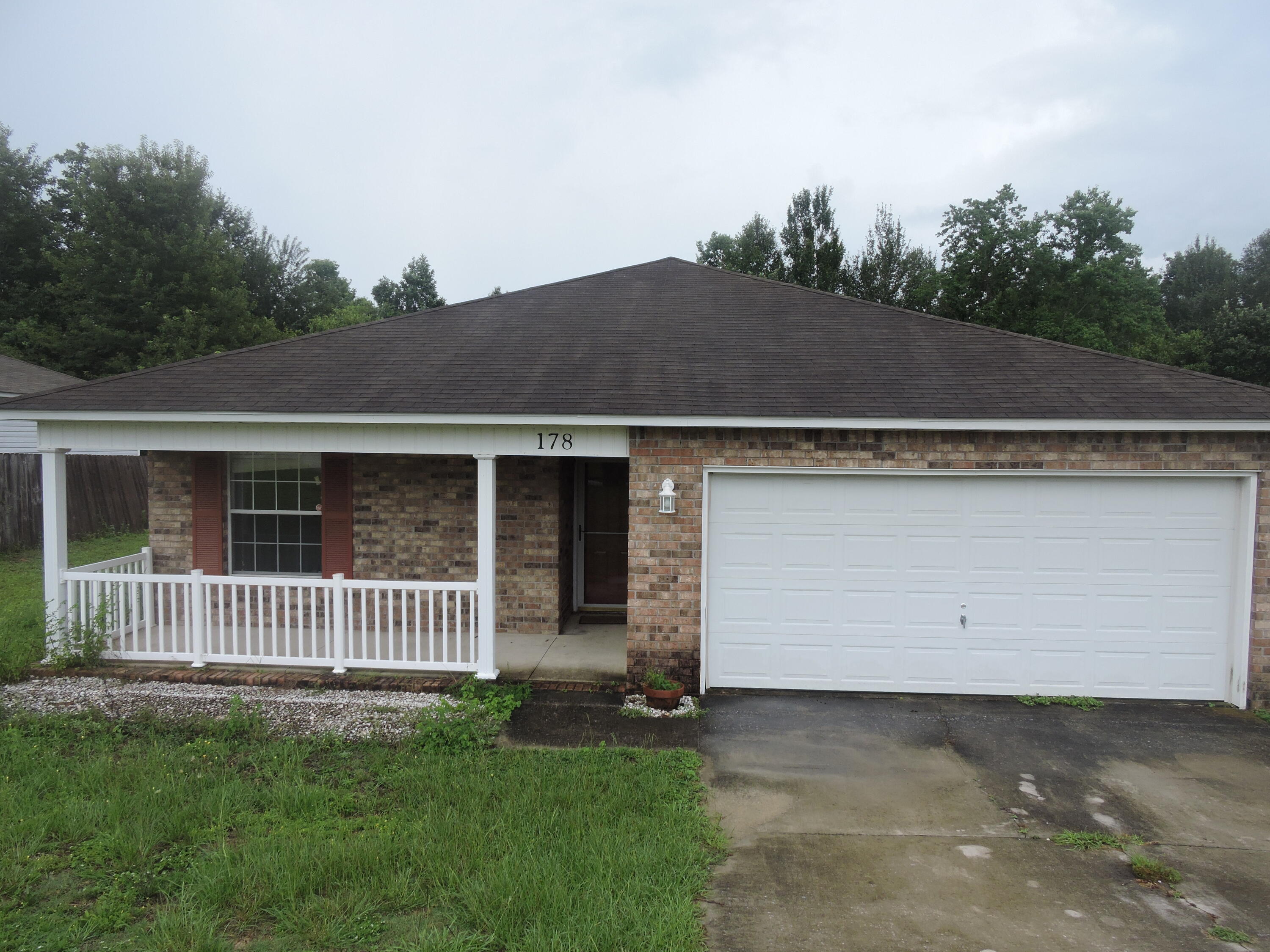 Available Now! 4 bedroom/2bath/2 car garage home located in the Ridge Crest subdivision.  The home features an open kitchen/living room/ dining area with laminate flooring and cathedral ceilings.  The kitchen features a breakfast bar, large pantry, and ample counter and cabinet space.  The master suite has a spacious walk in closet.  The home has a split bedroom design with the additional bedrooms featuring ample closet space. Schedule your private showing today!