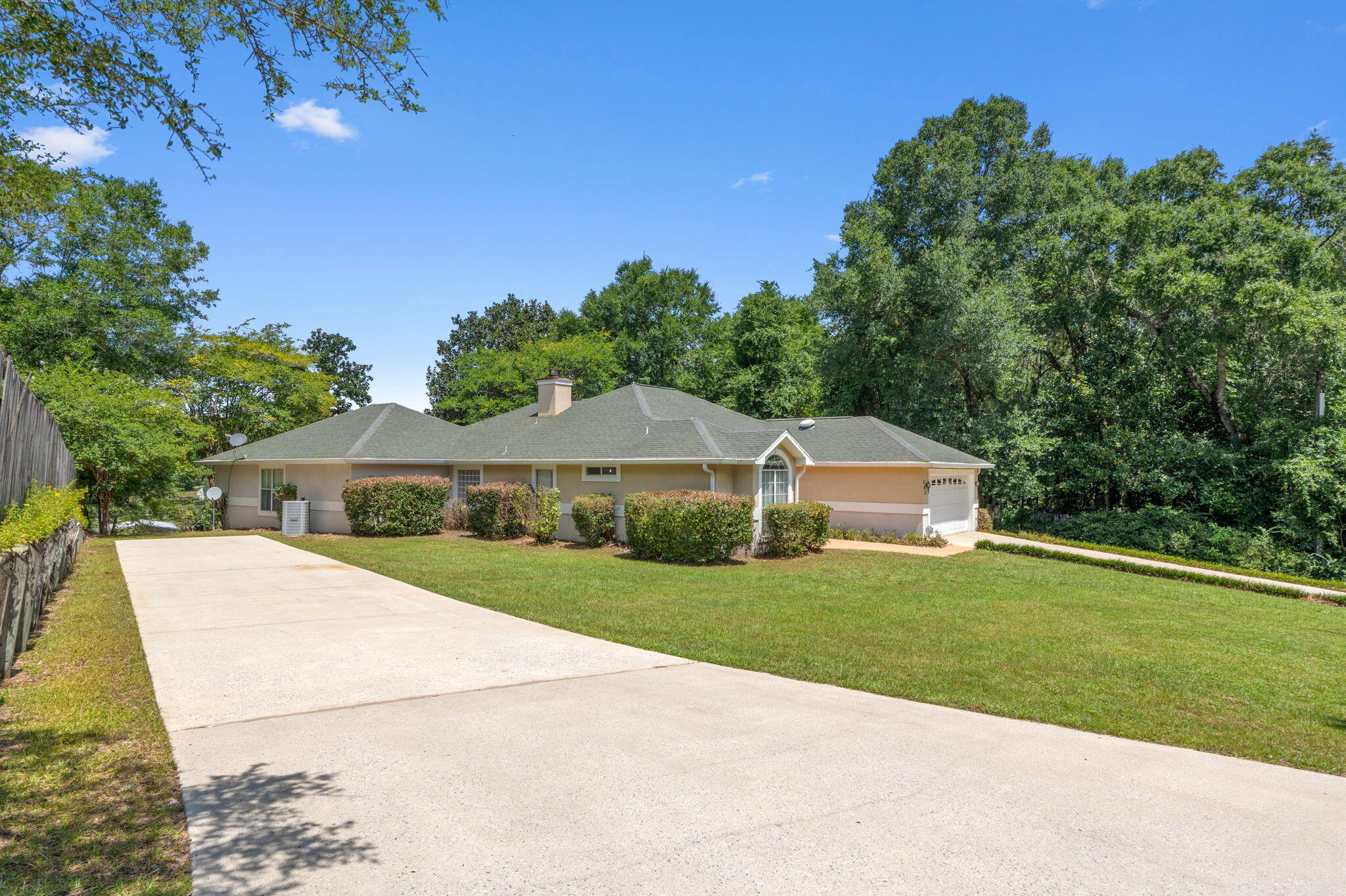 LAKE HOLLEY ESTATES - Residential