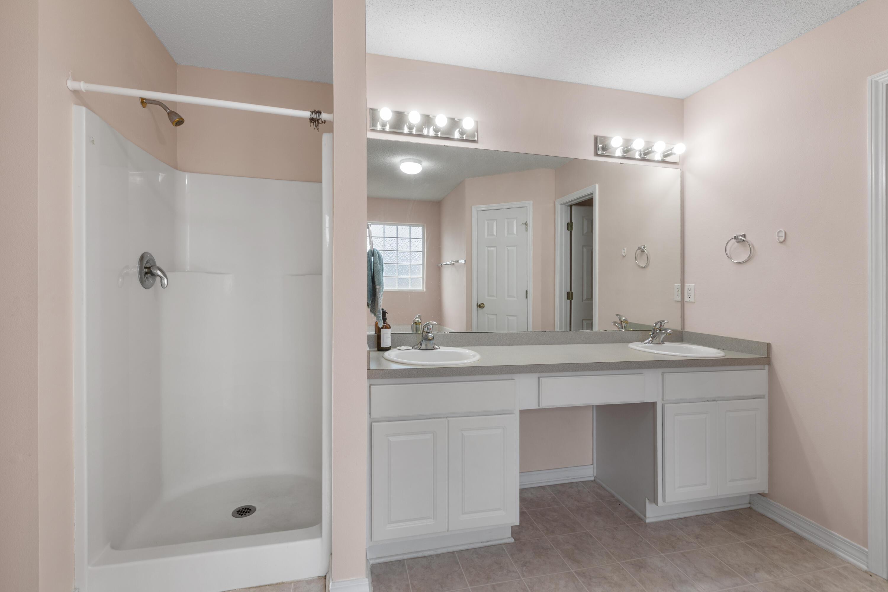 ASHBERRY WOODS - Residential