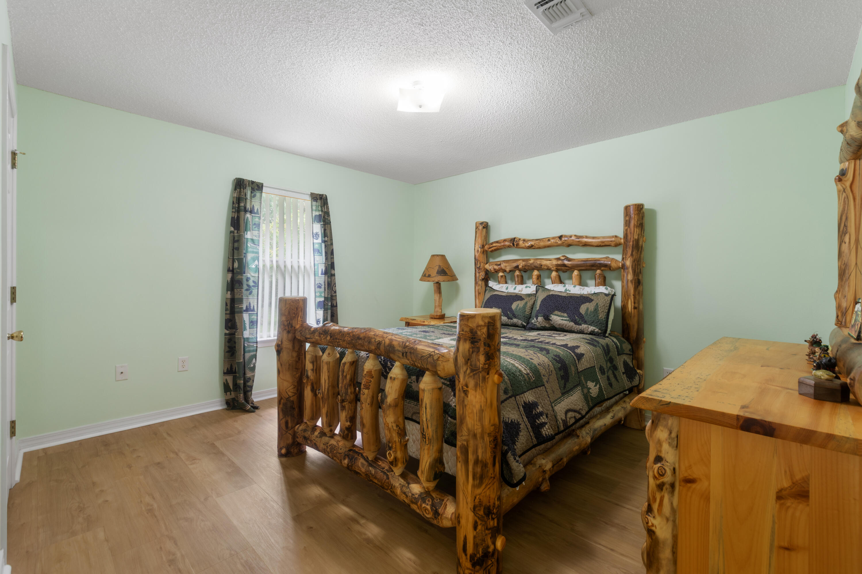 ASHBERRY WOODS - Residential