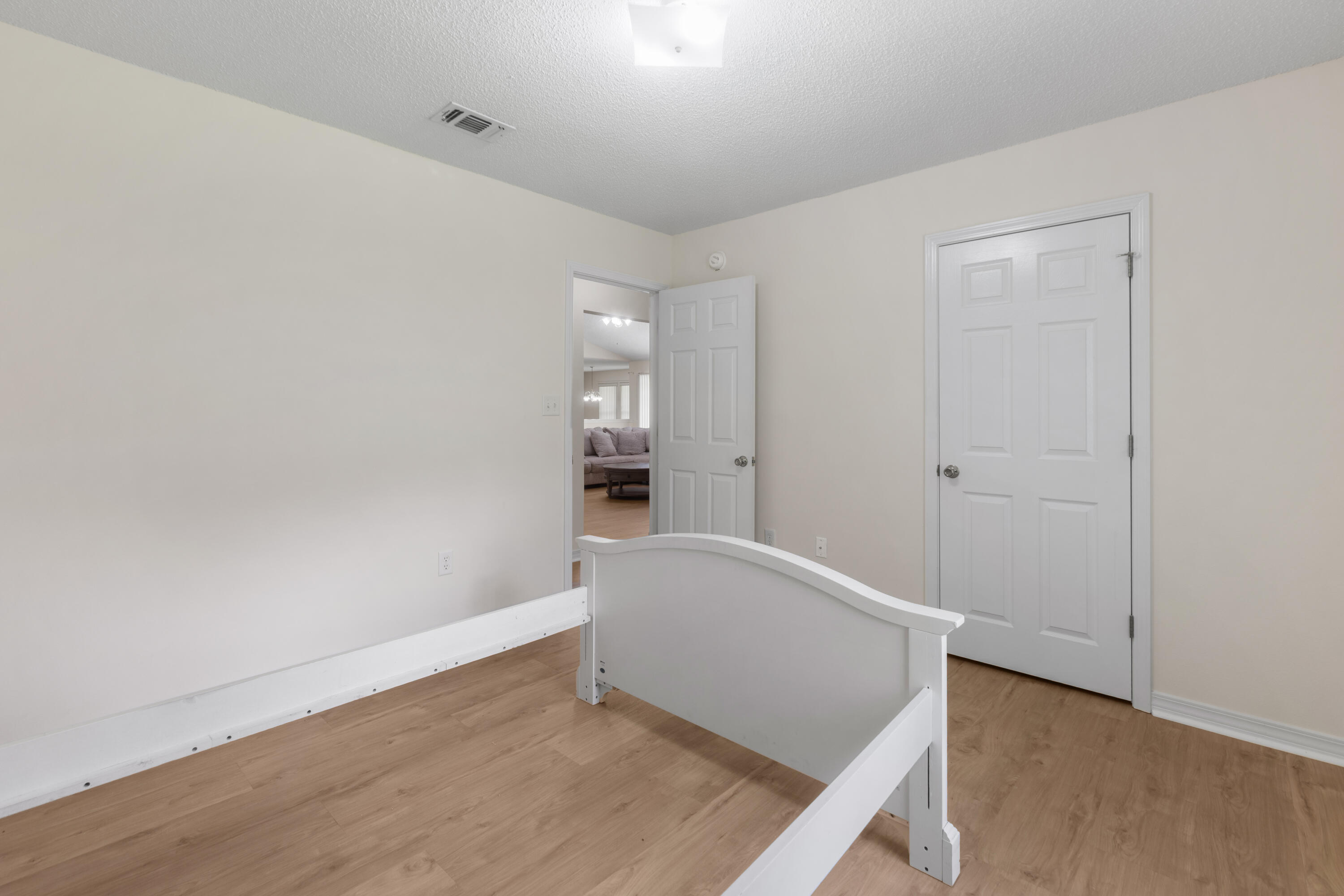 ASHBERRY WOODS - Residential