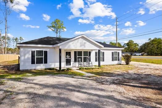 Prime Investment Opportunity! Discover a rare and versatile investment property in the heart of Freeport, Florida! This unique offering features a beautifully updated 4 bedroom, 2 bathroom home paired with exceptional income generating potential. The main residence boasts modern updates, comfortable living spaces, and a fully fenced backyard, perfect for privacy and outdoor enjoyment. Beyond the home, the property truly shines with its rear access and flexible mixed use potential. Currently utilized for food truck operations and complemented by a 3-bay warehouse space, this setup creates multiple streams of revenue. All units are currently leased, producing an impressive $9,500 per month in combined rental income, making this a turnkey opportunity for investors seeking immediate cash flow. Strategically located adjacent to Highway 331 South, the property offers high visibility and easy access, while still being just a short 15-minute drive to the white sand beaches of South Walton. Enjoy proximity to the renowned shopping, dining, art, and entertainment along scenic Highway 30A.
Whether you're looking to expand your investment portfolio or secure a mixed-use property in a rapidly growing area, this one checks all the boxes. HVAC replaced, new washer/dryer, new grinder pump.