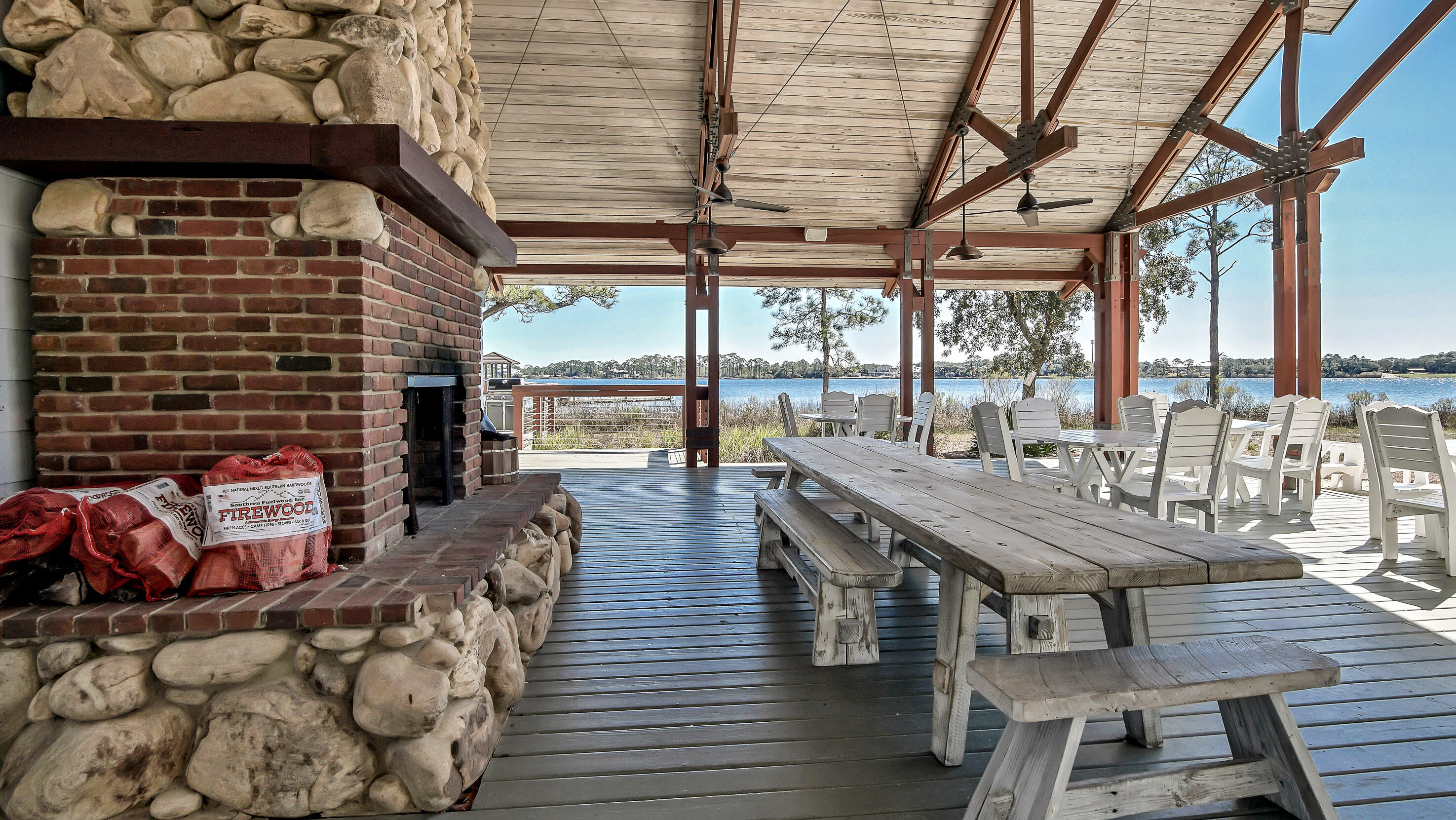 LAKESIDE LODGE AT PROSPECT POINT - Residential
