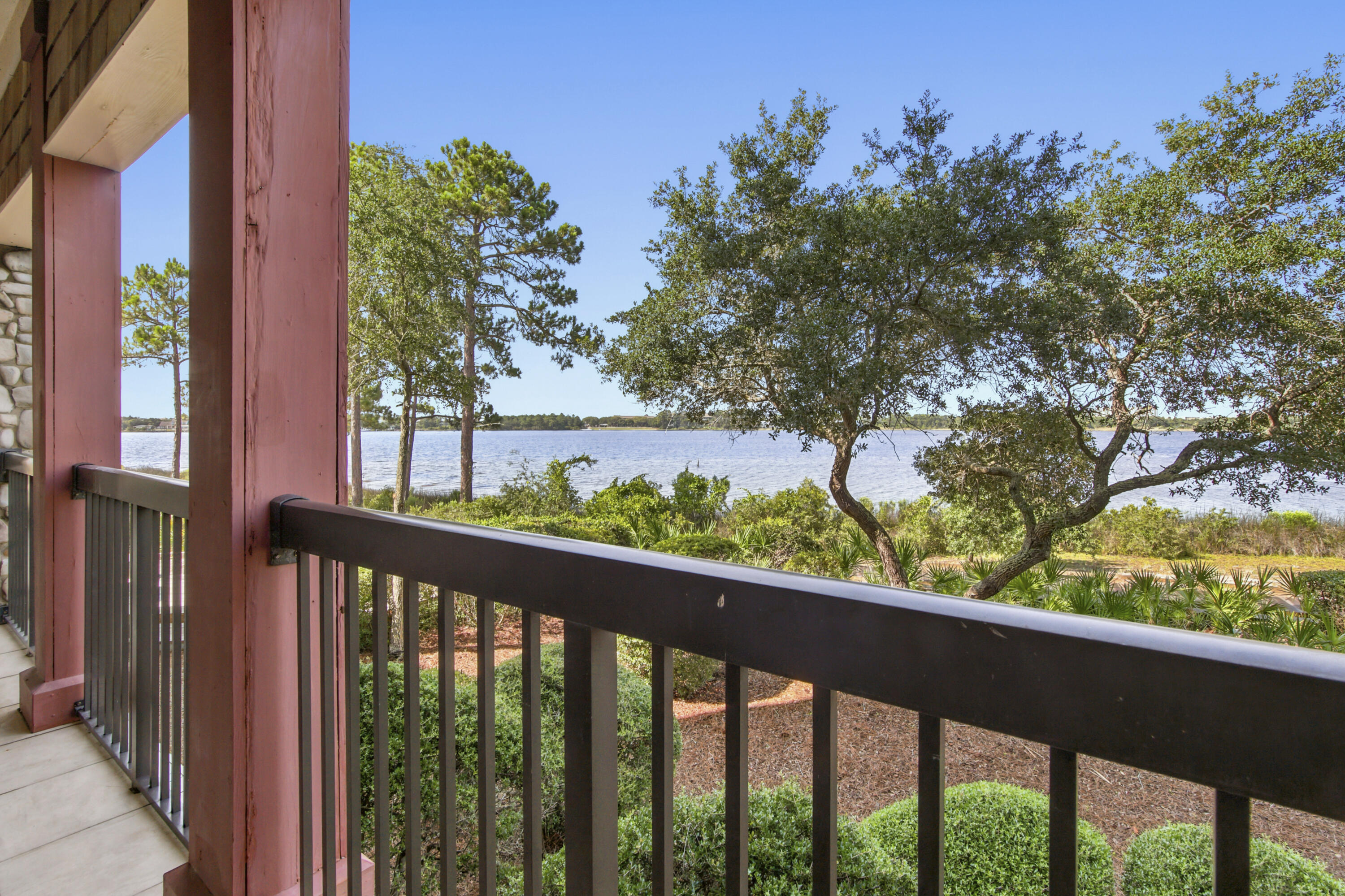 LAKESIDE LODGE AT PROSPECT POINT - Residential