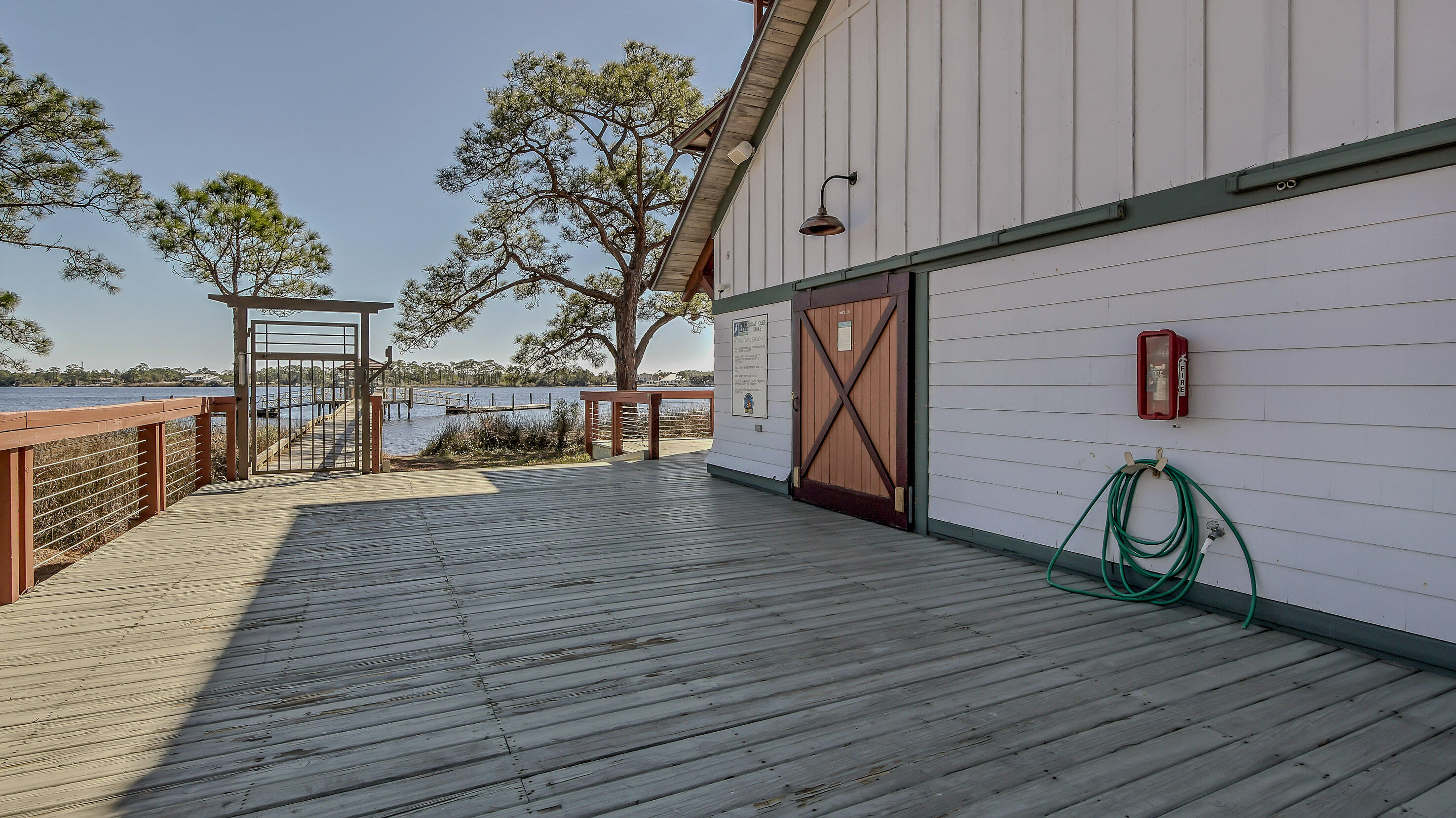 LAKESIDE LODGE AT PROSPECT POINT - Residential