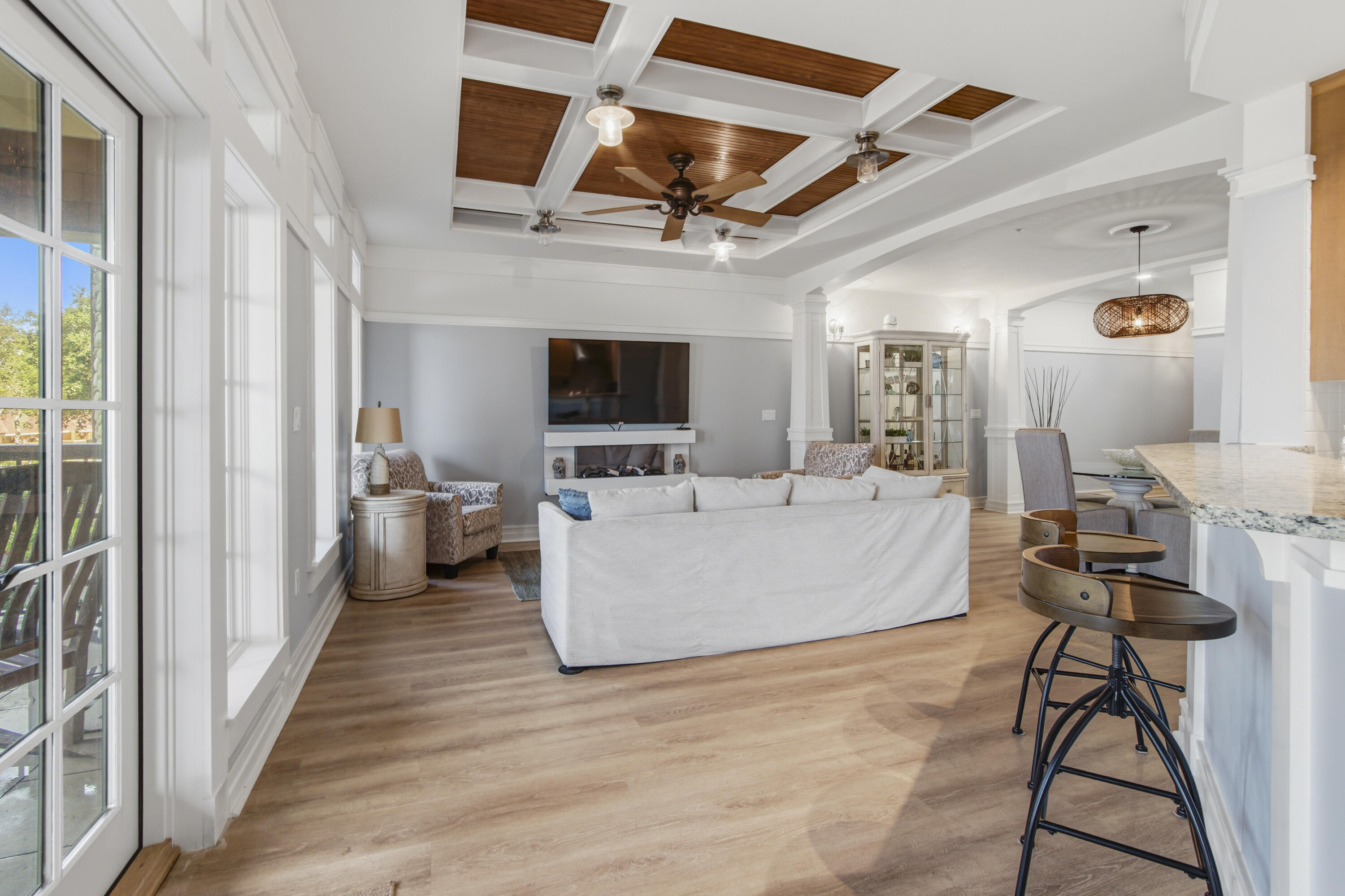LAKESIDE LODGE AT PROSPECT POINT - Residential