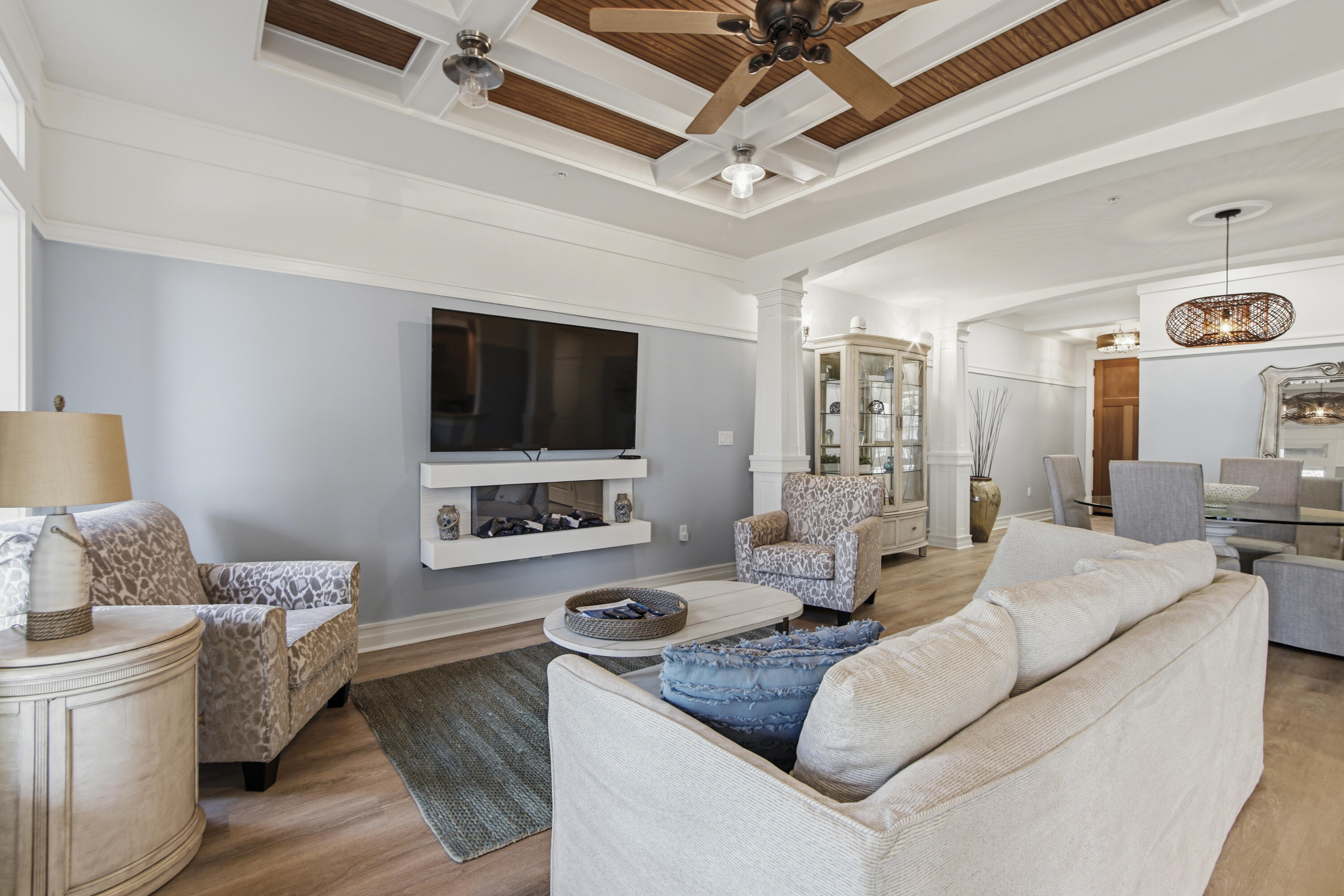 LAKESIDE LODGE AT PROSPECT POINT - Residential