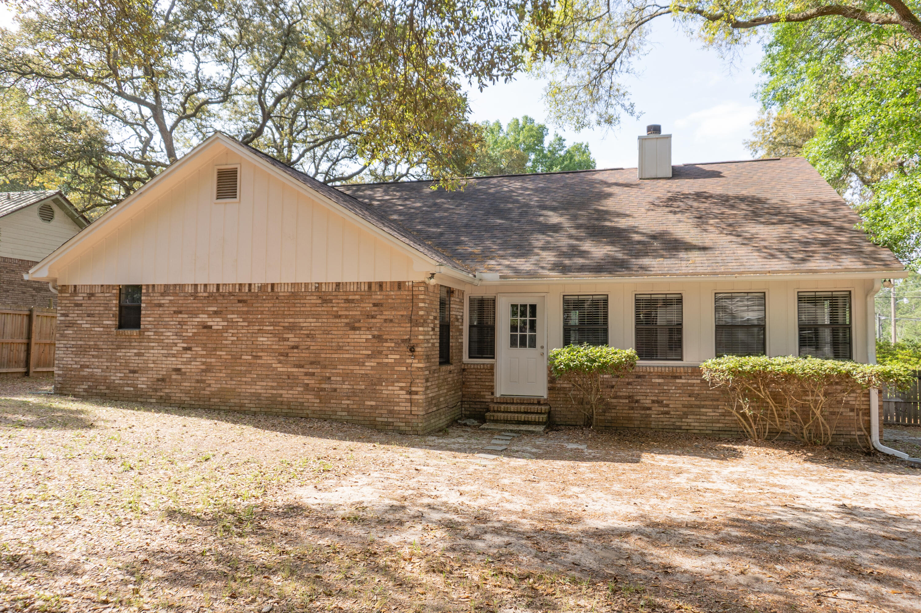 COUNTRYVIEW ESTATES - Residential Lease