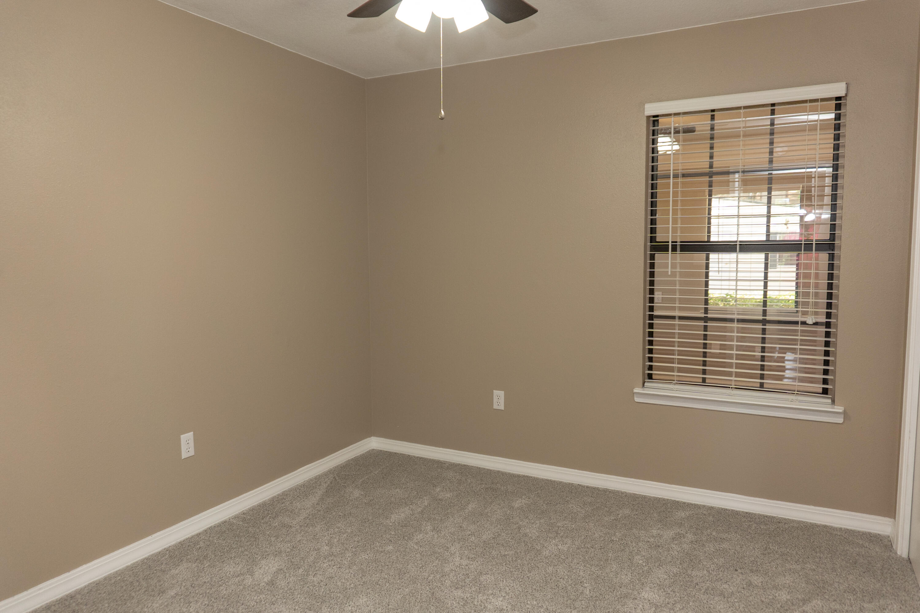 COUNTRYVIEW ESTATES - Residential Lease